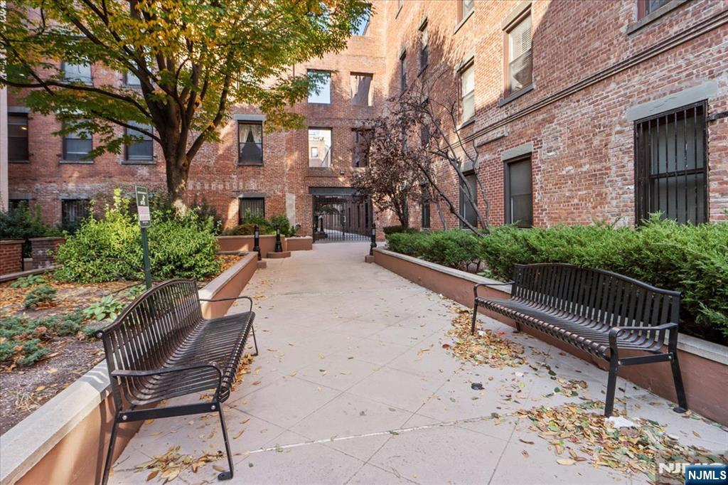 Jersey City, New Jersey, 07302, United States, 1 Bedroom Bedrooms, ,2 BathroomsBathrooms,Residential,For Sale,1950964