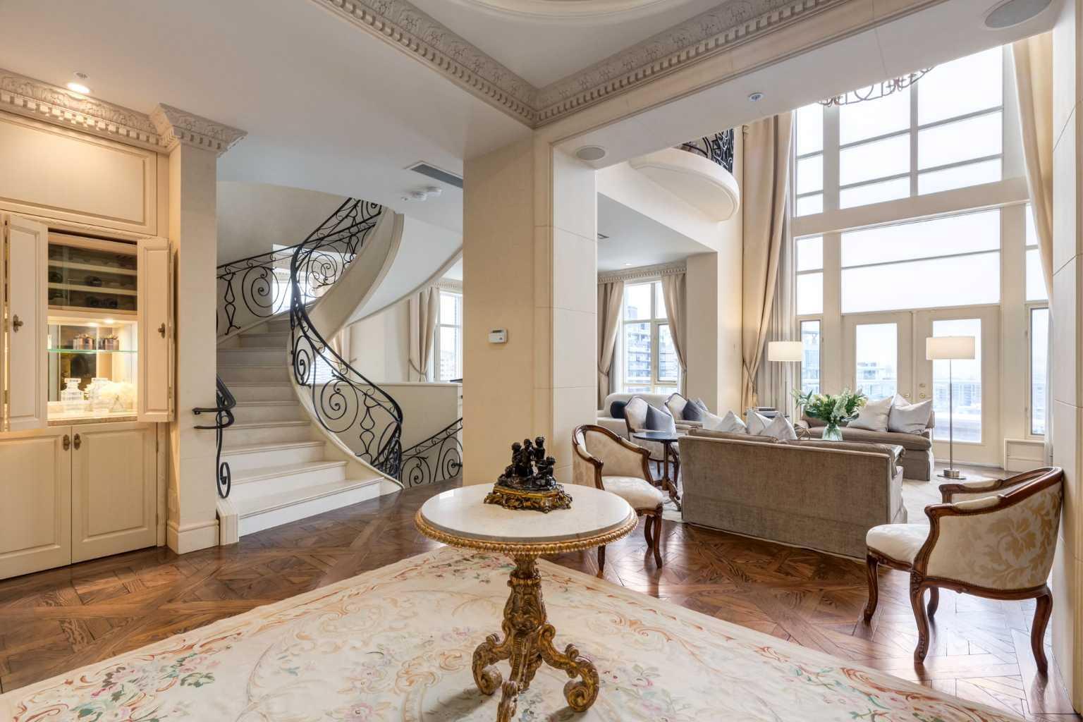 CALGARY, Alberta, T2P 5J9, CA, 2 Bedrooms Bedrooms, ,6 BathroomsBathrooms,Residential,For Sale,1987671