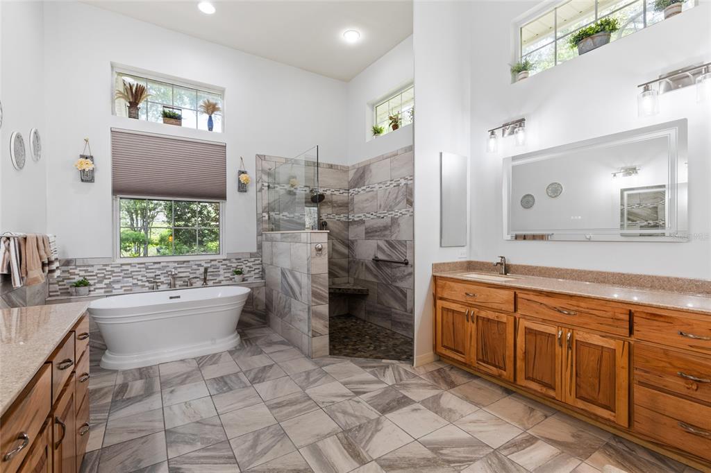 Gainesville, Florida, 32608, United States, 5 Bedrooms Bedrooms, ,4 BathroomsBathrooms,Residential,For Sale,1895414