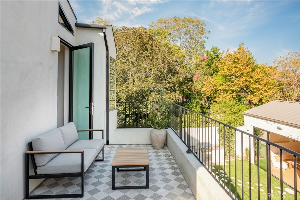 Sherman Oaks, California, 91423, United States, 6 Bedrooms Bedrooms, ,7 BathroomsBathrooms,Residential,For Sale,1990929