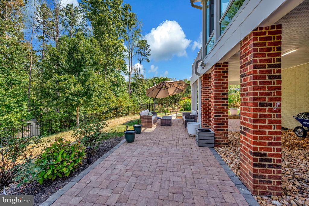 Fredericksburg, Virginia, 22406, United States, 5 Bedrooms Bedrooms, ,6 BathroomsBathrooms,Residential,For Sale,1981857