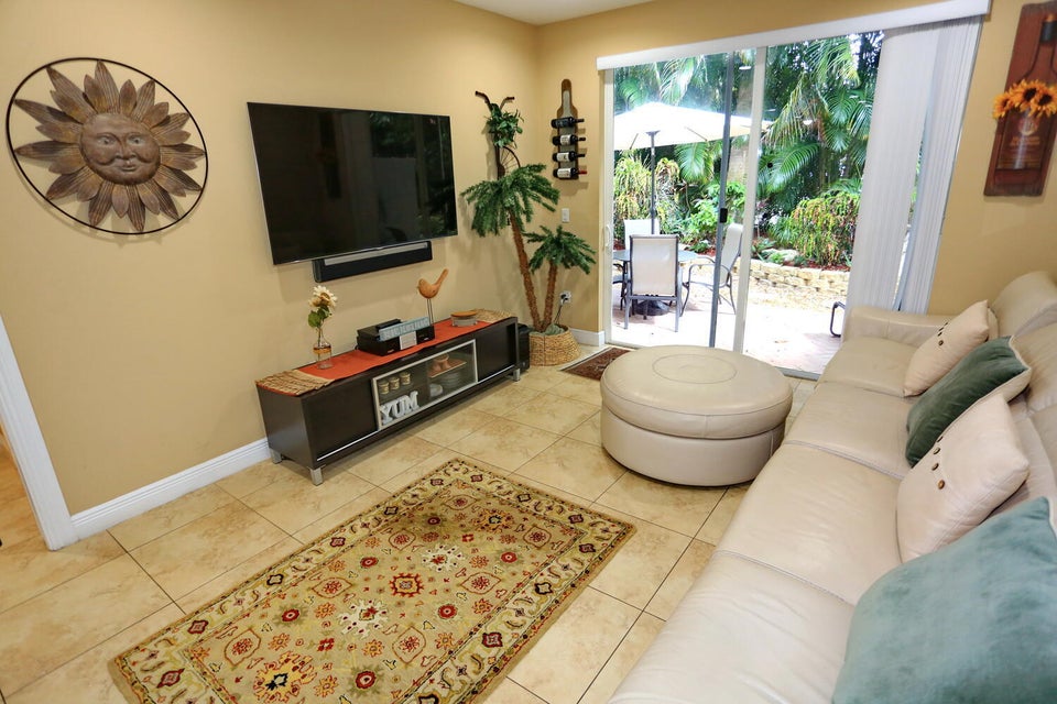 Delray Beach, Florida, 33484, United States, 4 Bedrooms Bedrooms, ,3 BathroomsBathrooms,Residential,For Sale,1943526