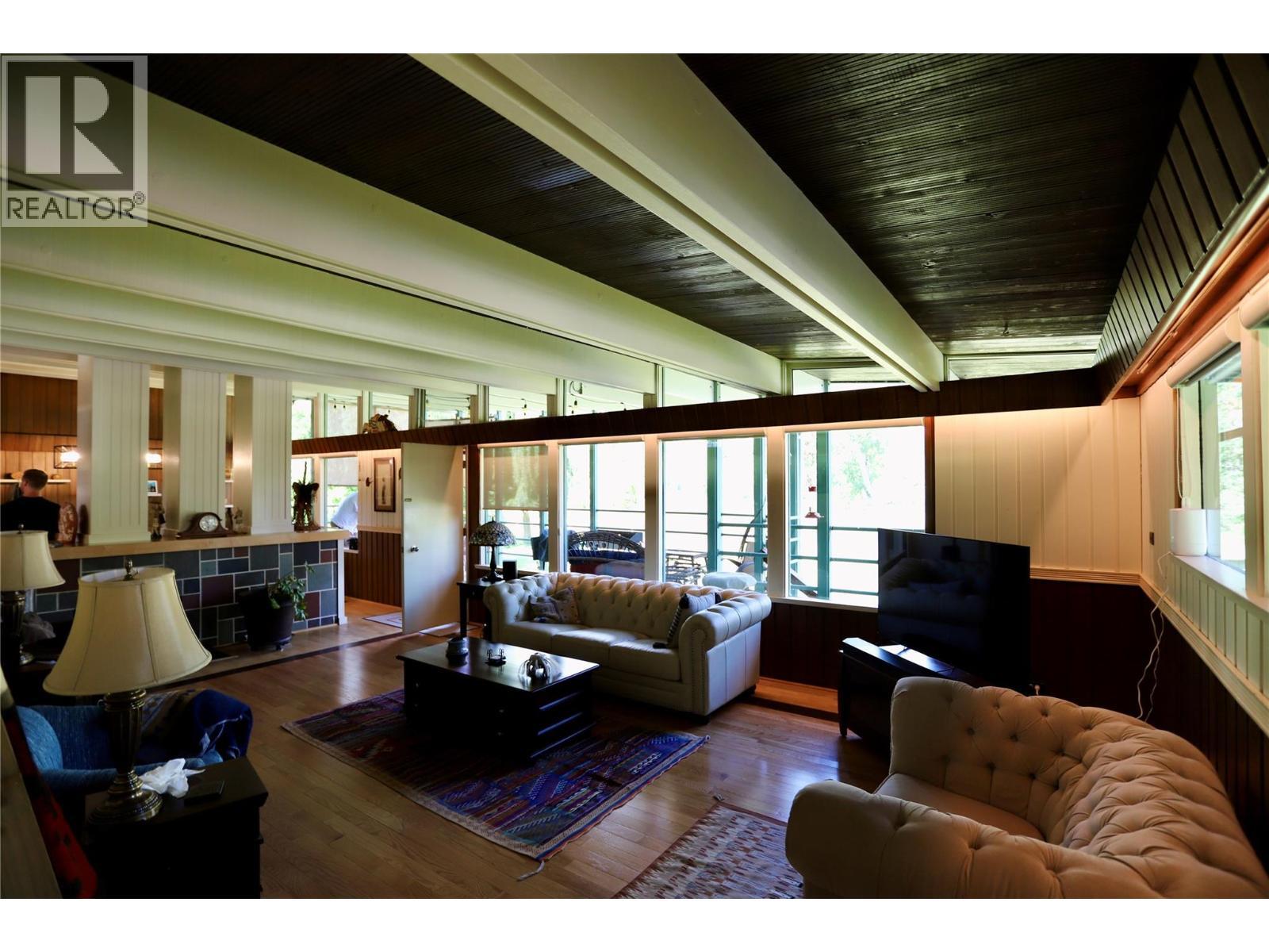 KAMLOOPS, British Columbia, V2H 1M4, CA, 5 Bedrooms Bedrooms, ,2 BathroomsBathrooms,Residential,For Sale,1912088