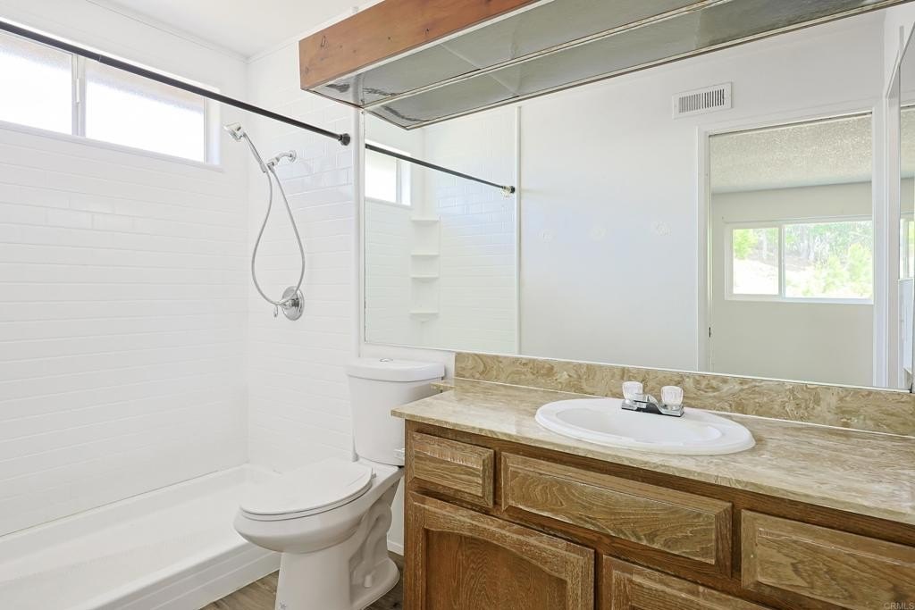 Lakeside, California, 92040, United States, 3 Bedrooms Bedrooms, ,2 BathroomsBathrooms,Residential,For Sale,1907762