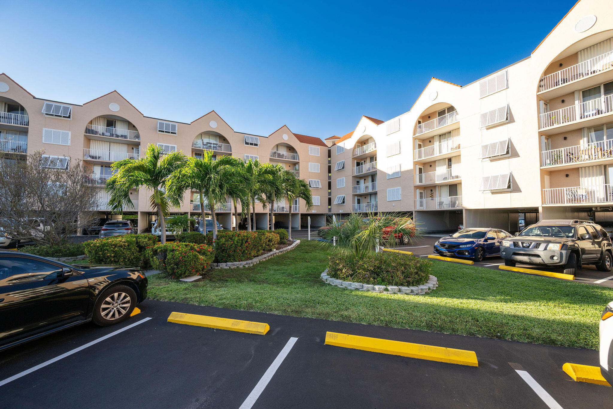 KEY WEST, Florida, 33040, United States, 2 Bedrooms Bedrooms, ,2 BathroomsBathrooms,Residential,For Sale,1933410