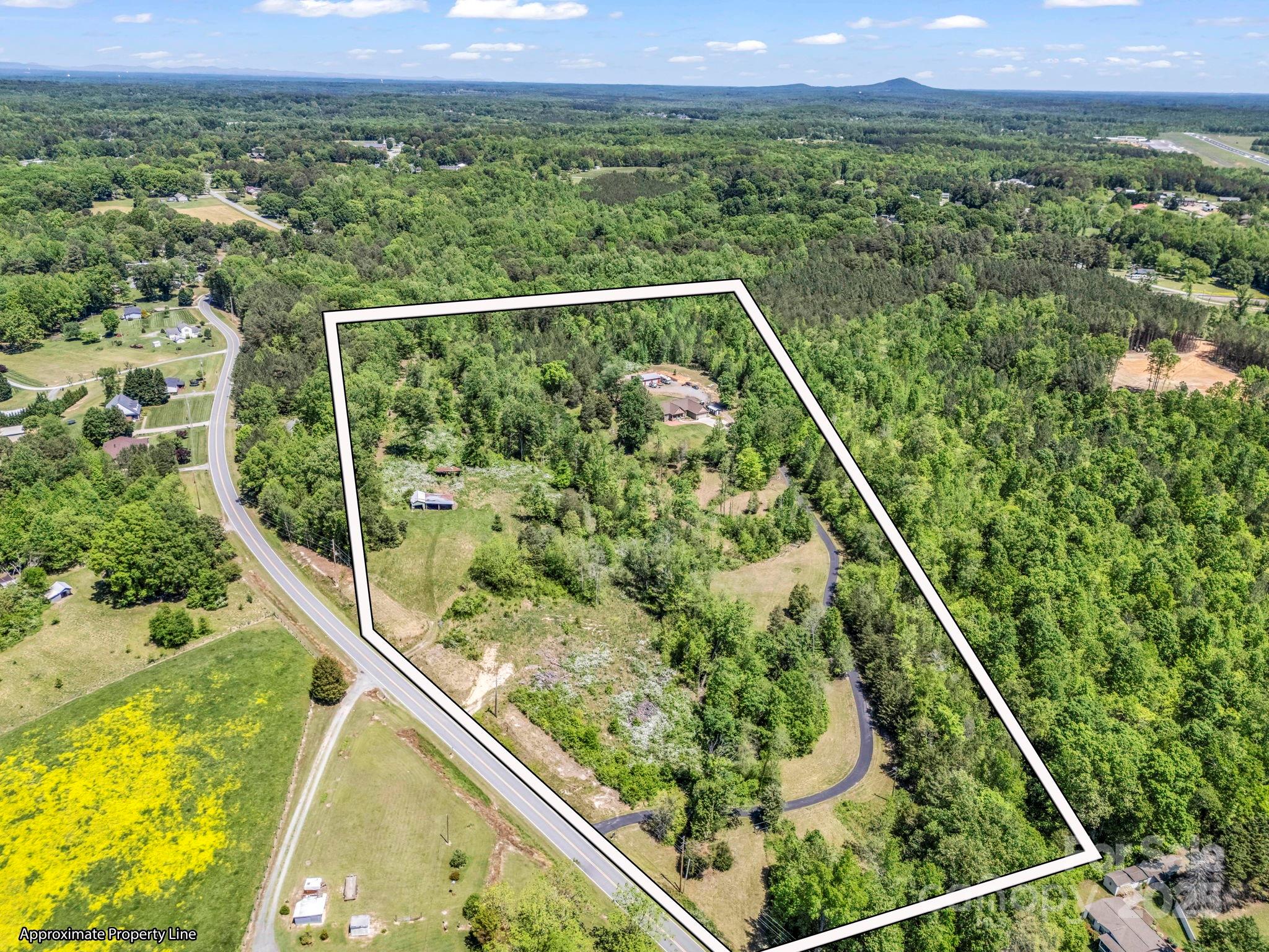 Lincolnton, North Carolina, 28092, United States, 3 Bedrooms Bedrooms, ,3 BathroomsBathrooms,Residential,For Sale,2005989