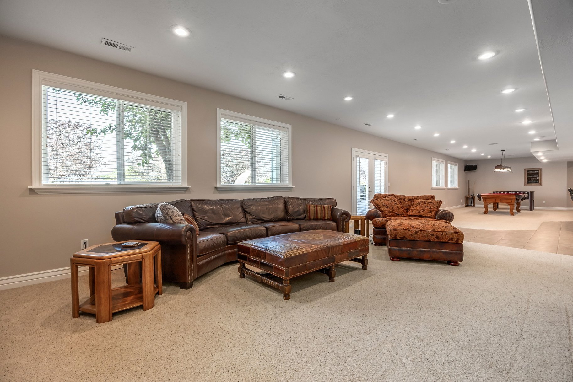  Timeless Draper Brick Rambler with 4-Car Garage and Saltwater Pool - 物件實景