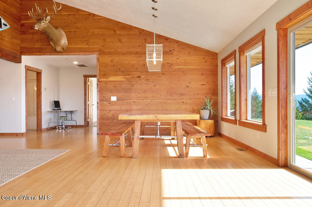 Priest River, Idaho, 83856, United States, 5 Bedrooms Bedrooms, ,4 BathroomsBathrooms,Residential,For Sale,1770577