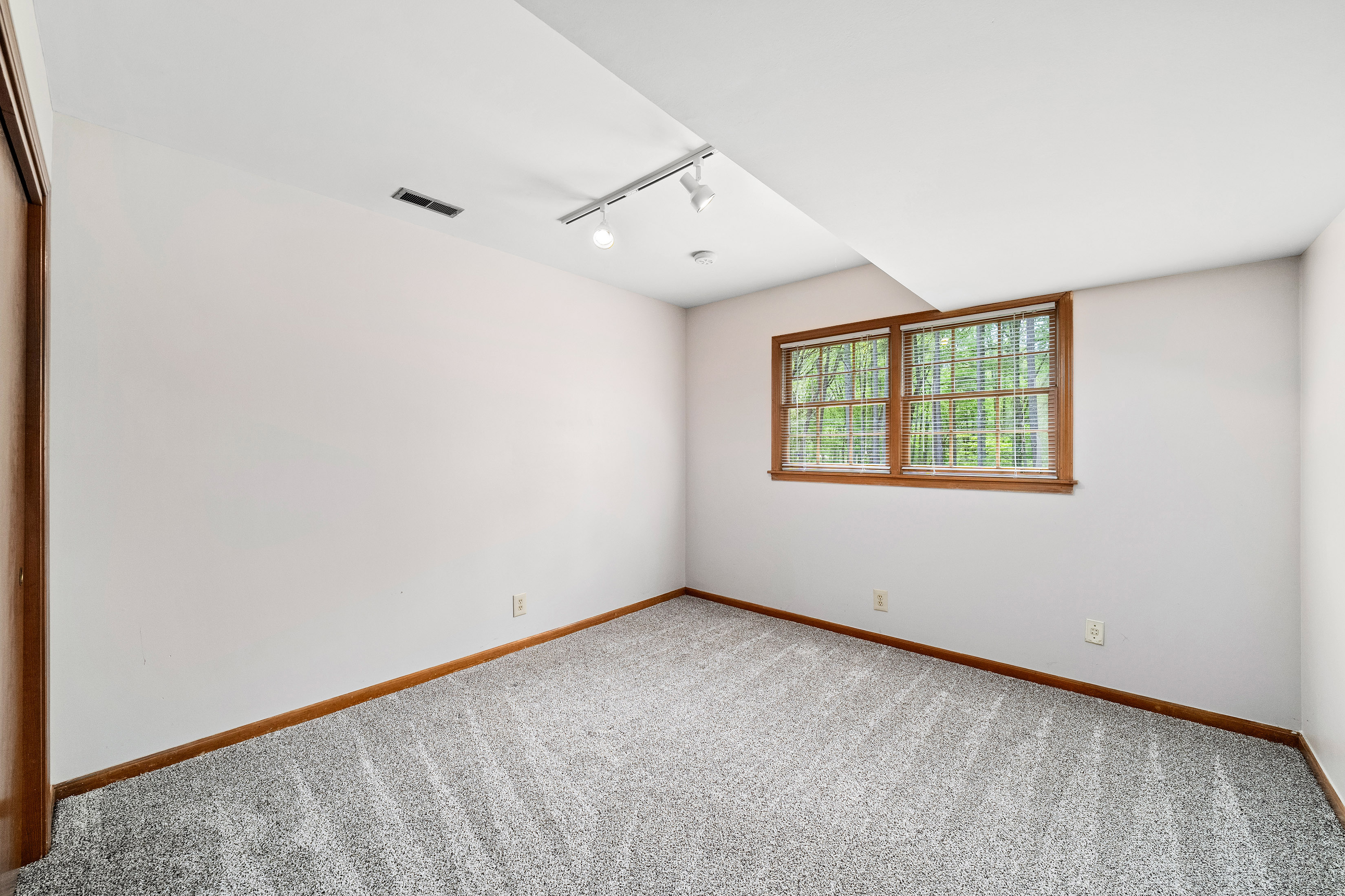  Tucked into the Established Smoke Rise Community - 物件實景