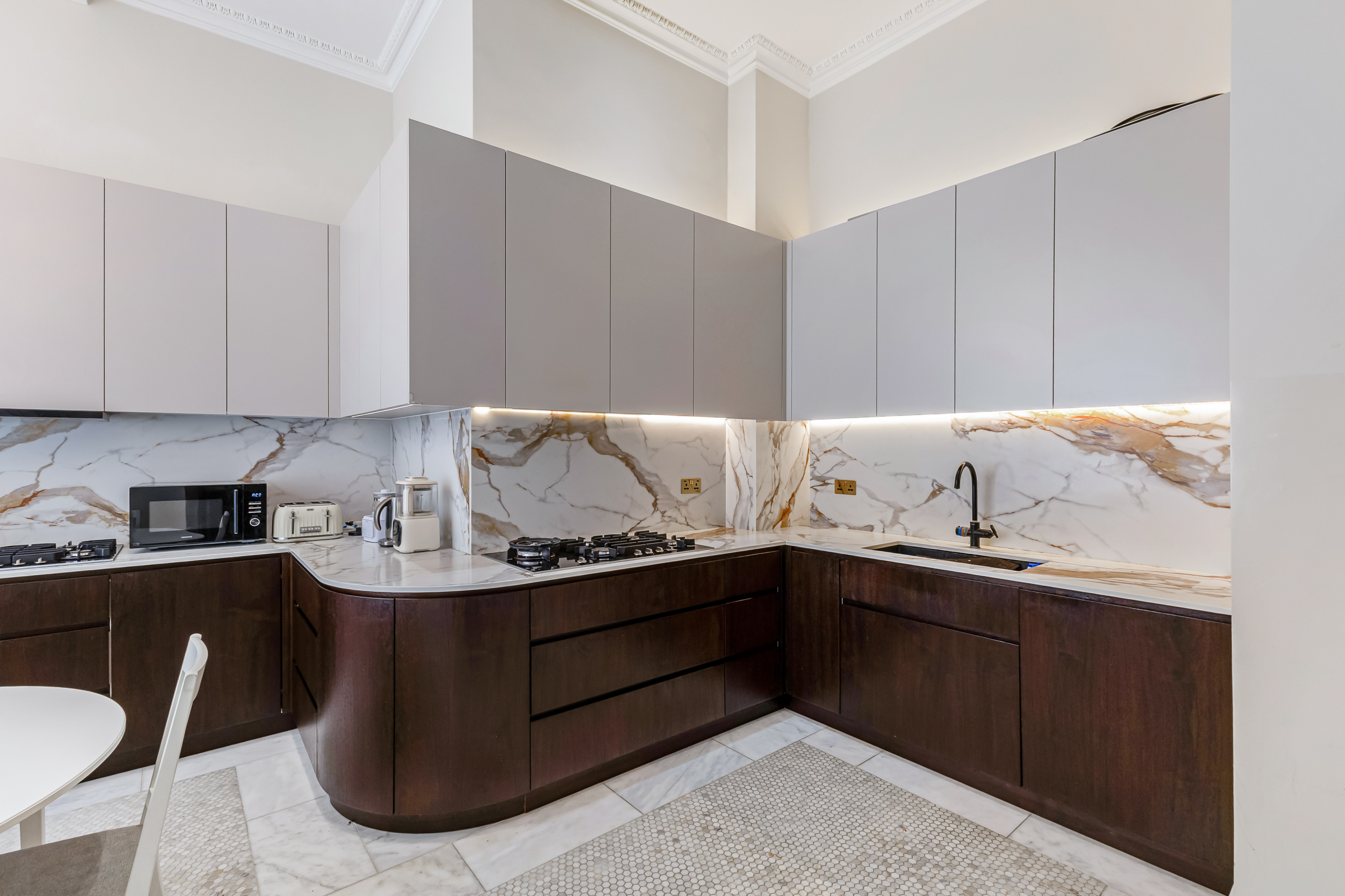  Grand Proportions on in Queen