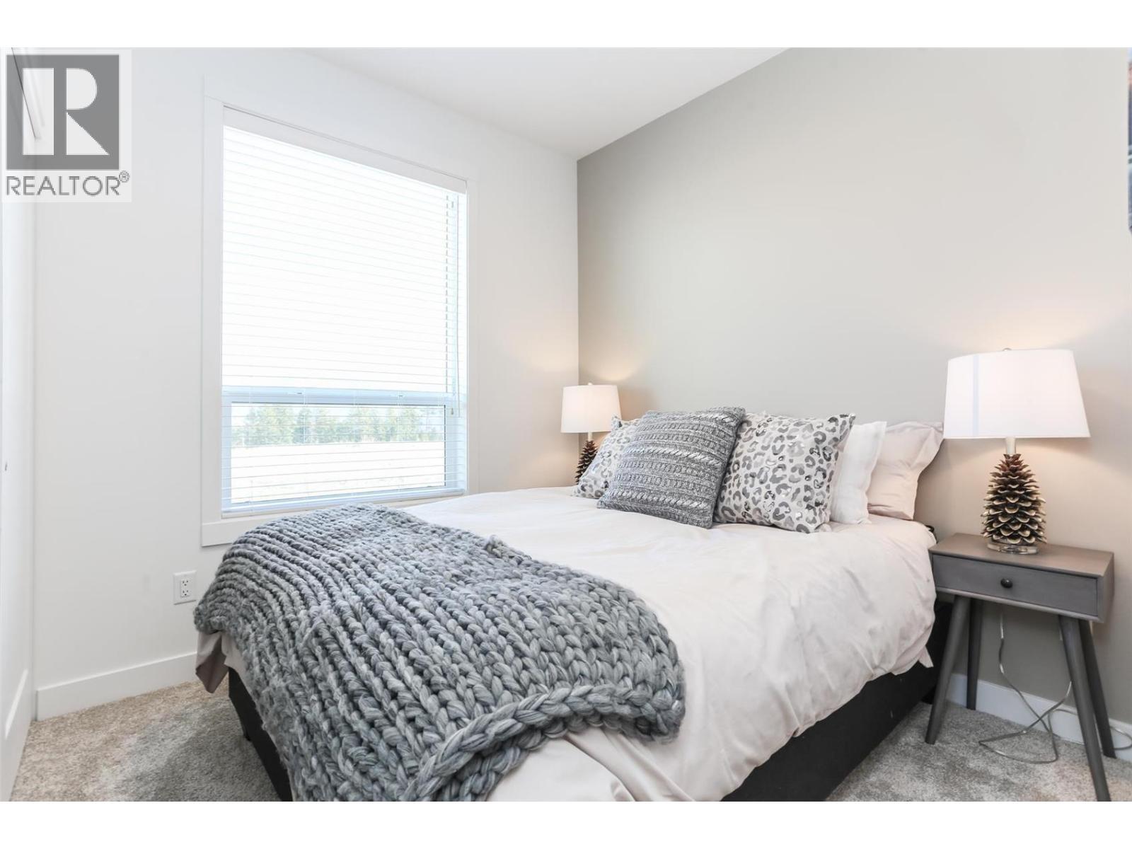 KELOWNA, British Columbia, V1V 0H2, CA, 3 Bedrooms Bedrooms, ,2 BathroomsBathrooms,Residential,For Sale,1961445