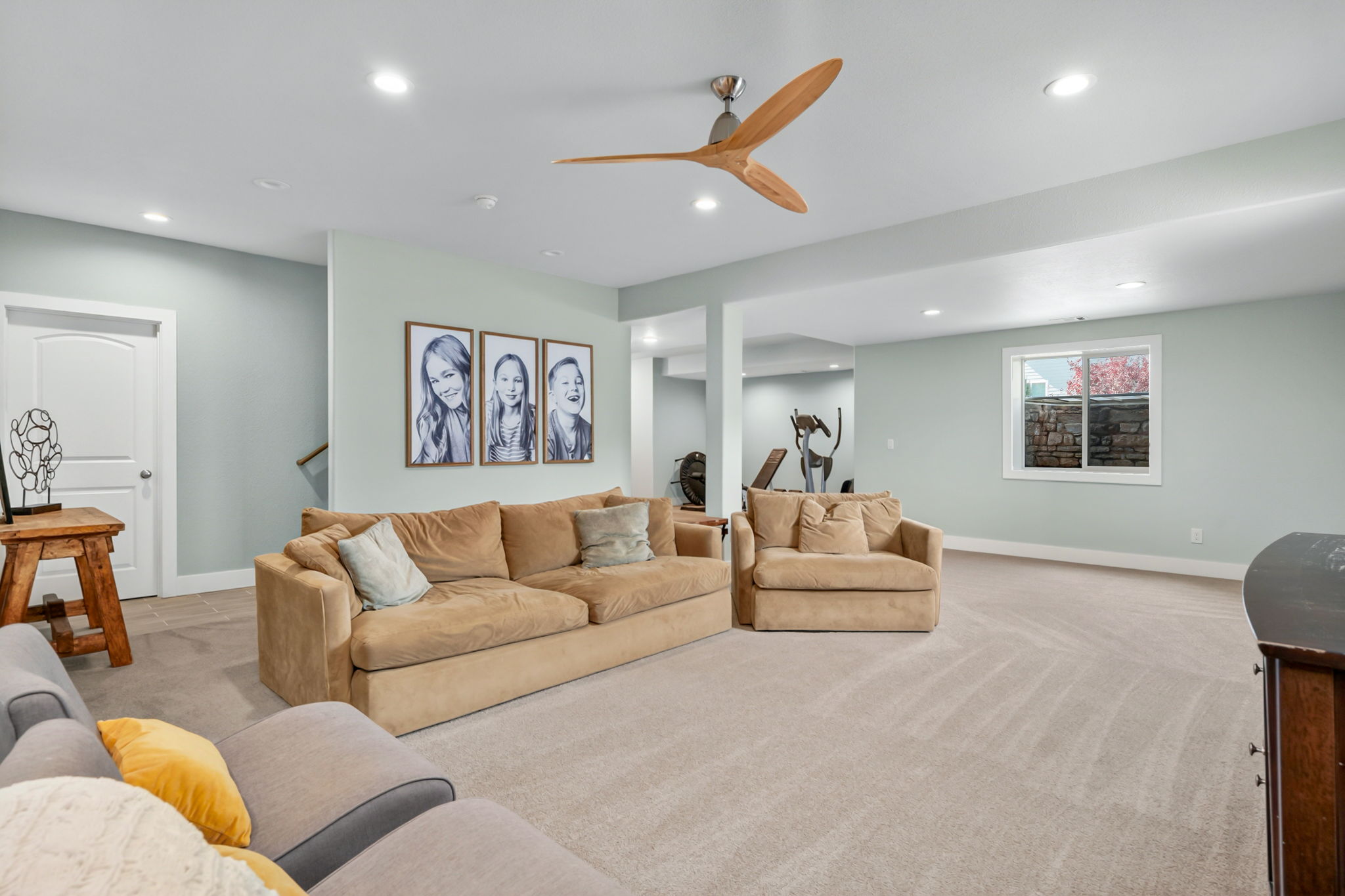  Great 2 Story With Main Floor Master Located Between Raindance and Pelican Lakes - 物件實景
