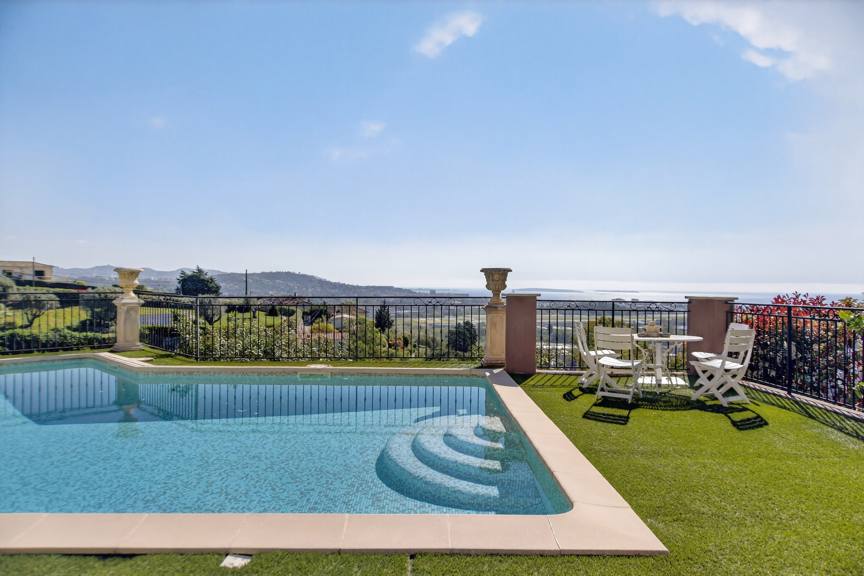  Mandelieu-la-Napoule architect villa with panoramic sea views, pool and 4 bedro… - 物件實景