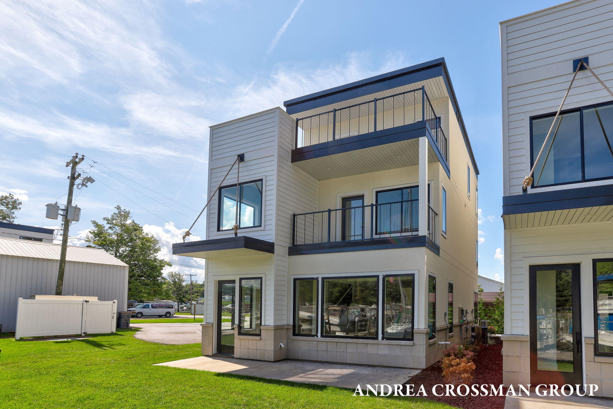 South Haven, Michigan, 49090, United States, 3 Bedrooms Bedrooms, ,3 BathroomsBathrooms,Residential,For Sale,1987512