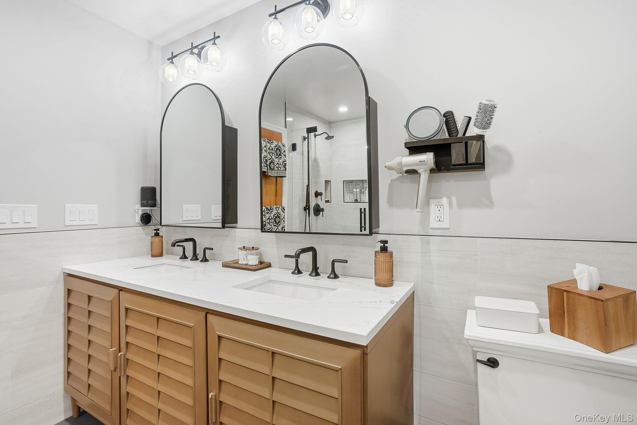 Cortlandt Manor, New York, 10567, United States, 4 Bedrooms Bedrooms, ,3 BathroomsBathrooms,Residential,For Sale,1987823