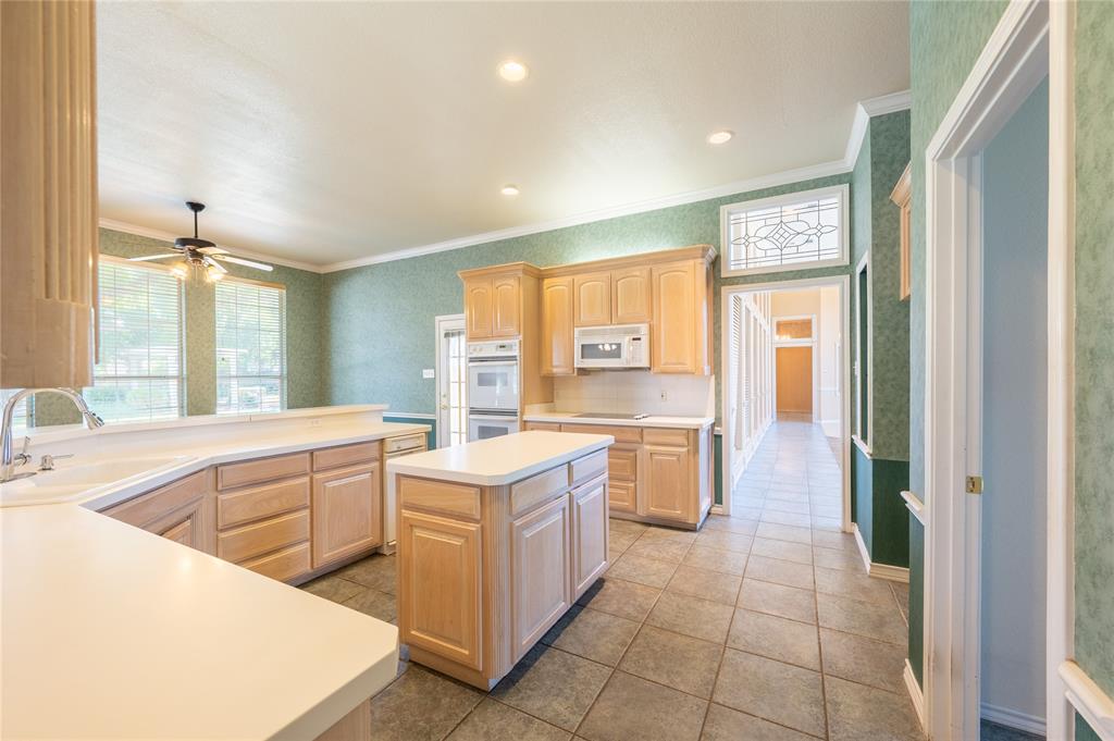 Crowley, Texas, 76036, United States, 4 Bedrooms Bedrooms, ,3 BathroomsBathrooms,Residential,For Sale,1930619