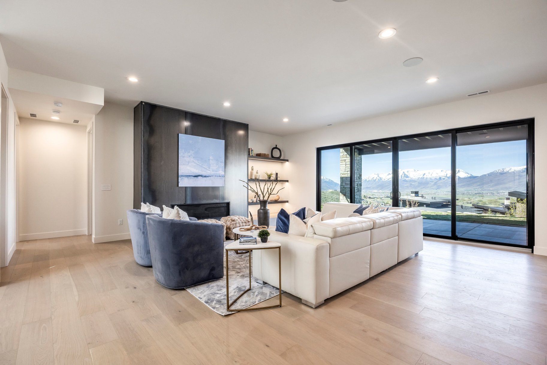  Upgraded Luxury Living with Panoramic Mountain Views - 物件實景