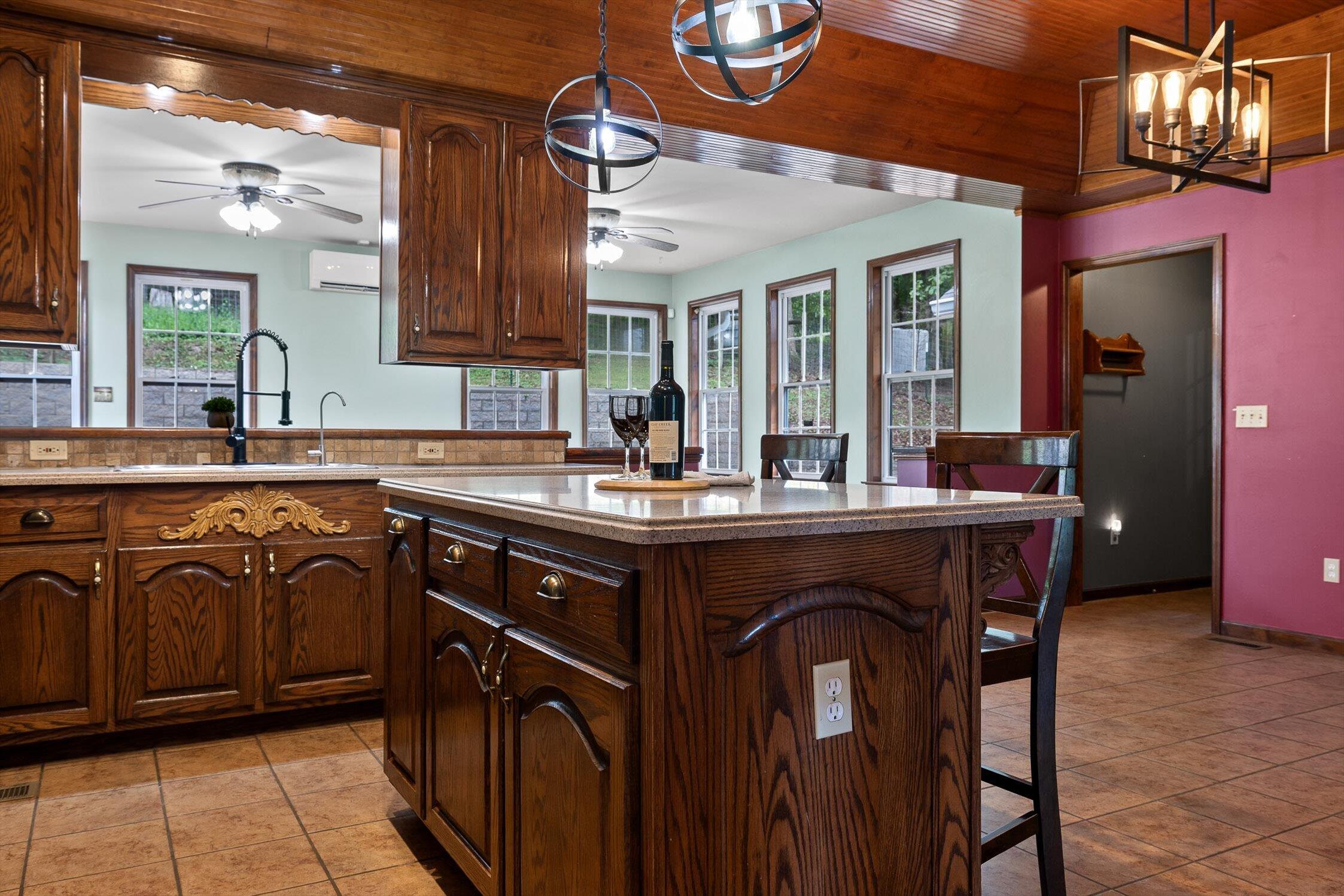 Dunlap, Tennessee, 37327, United States, 3 Bedrooms Bedrooms, ,2 BathroomsBathrooms,Residential,For Sale,1912691