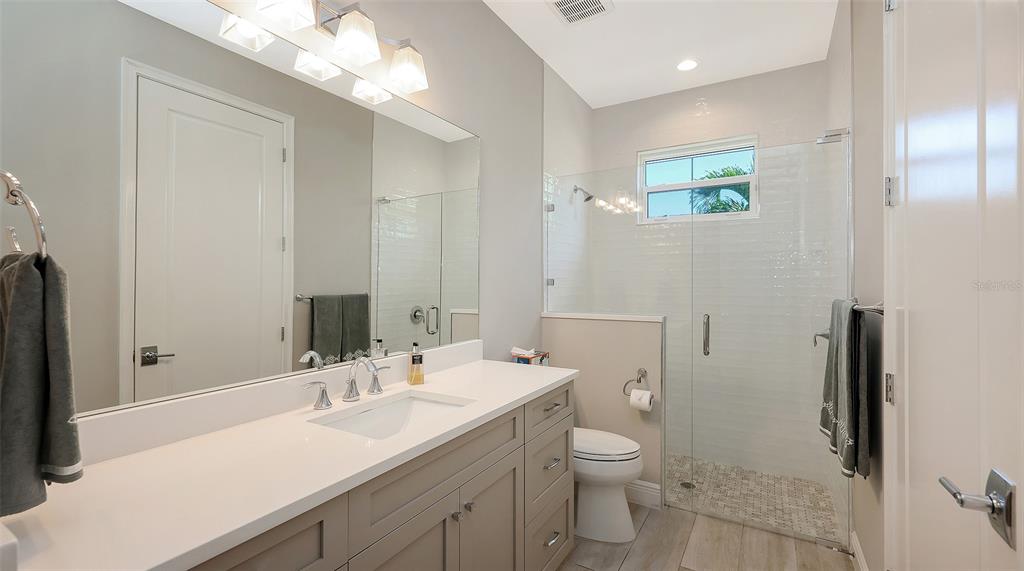 Sarasota, Florida, 34236, United States, 3 Bedrooms Bedrooms, ,4 BathroomsBathrooms,Residential,For Sale,1987814