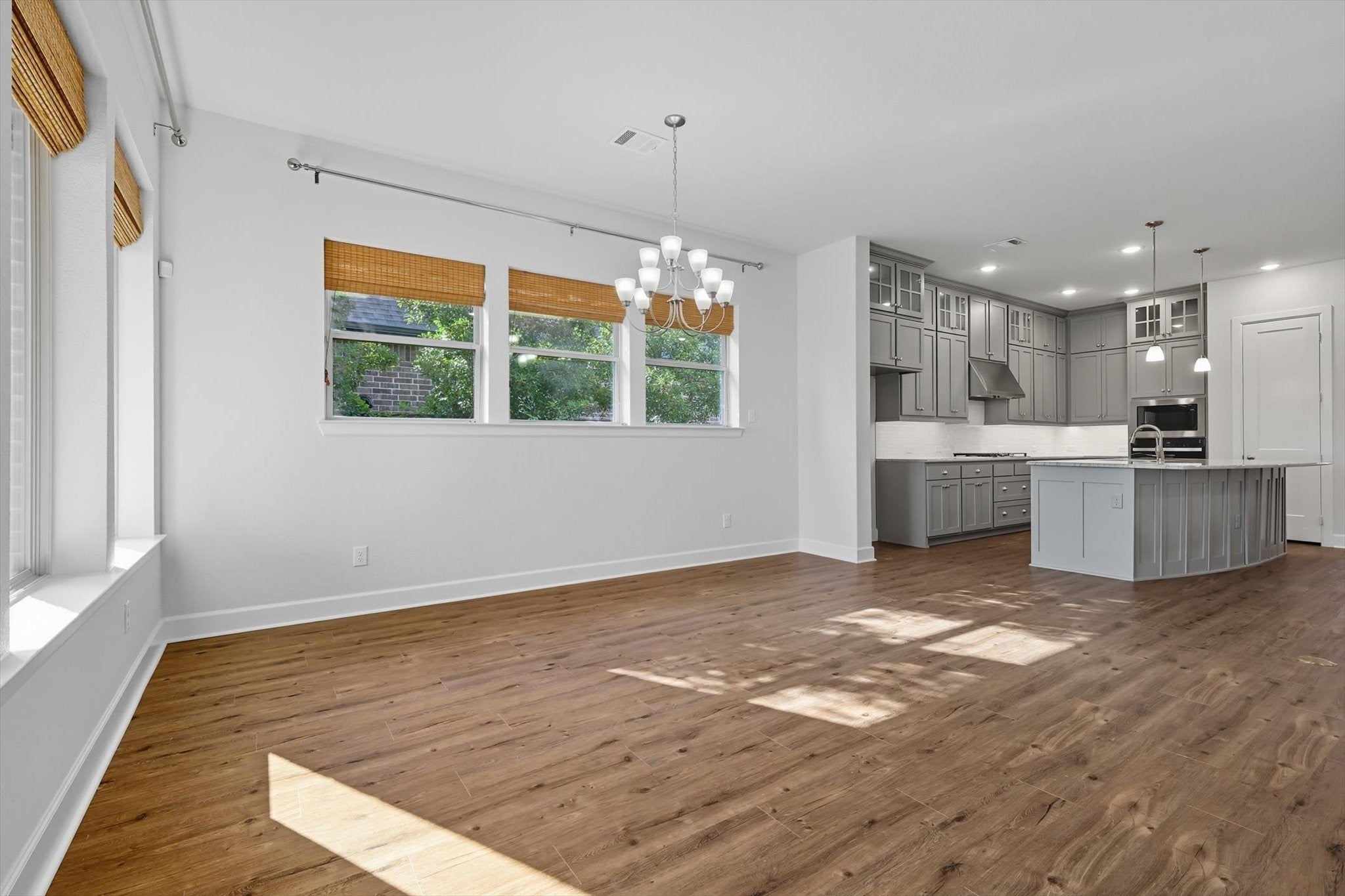 Arlington, Texas, 76005, United States, 2 Bedrooms Bedrooms, ,2 BathroomsBathrooms,Residential,For Sale,1981286