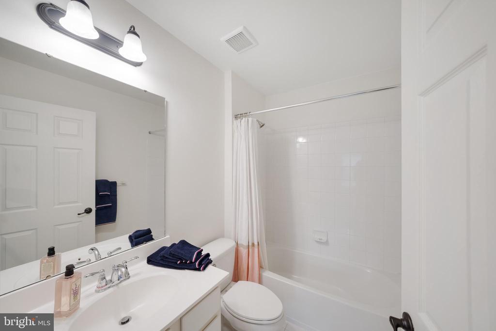 Milton, Delaware, 19968, United States, 4 Bedrooms Bedrooms, ,4 BathroomsBathrooms,Residential,For Sale,1999032