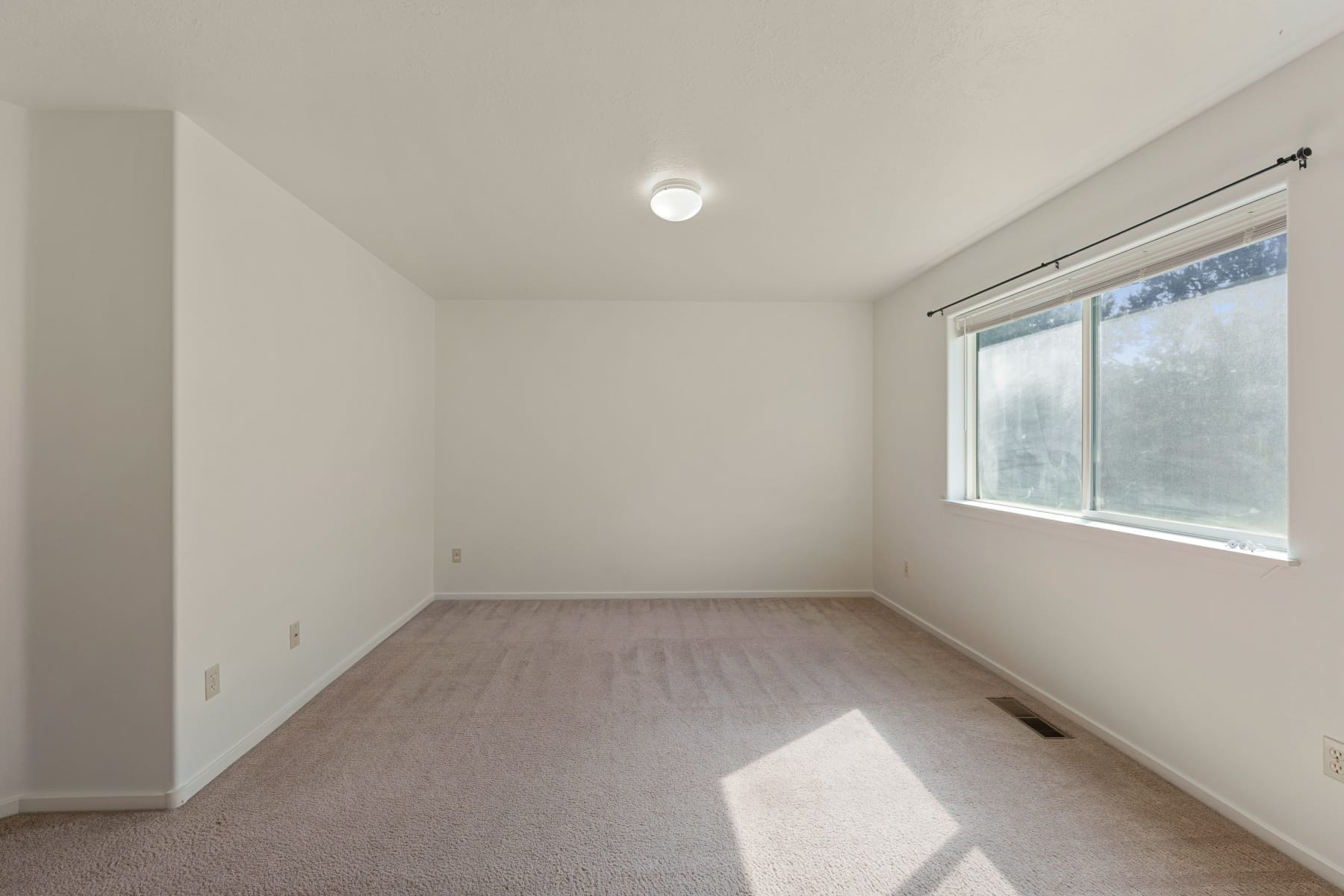  1052 NE Francis Court Bend, OR 97701 - 物件實景