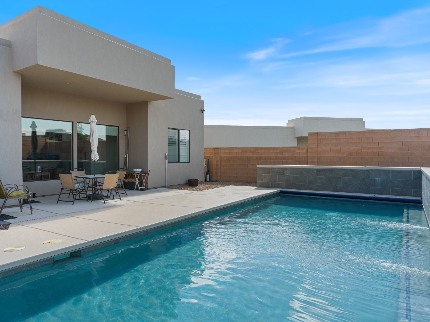  One Level, Private Pool, 3-Car Garage and Views in Pocket Mesa - 物件實景