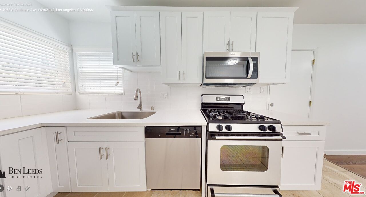 Los Angeles, California, 90066, United States, 4 Bedrooms Bedrooms, ,Residential,For Sale,1991184