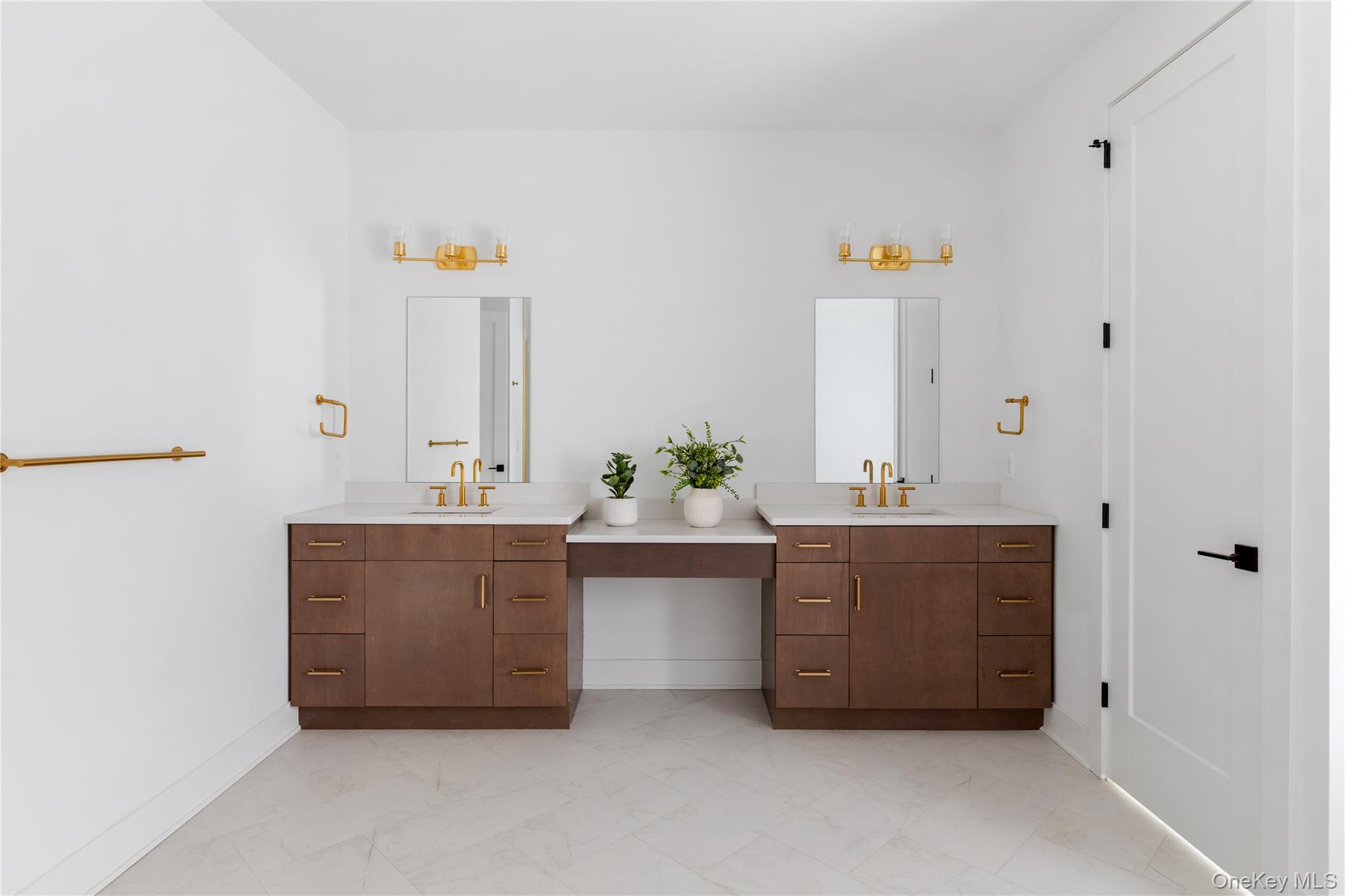  1 Sequoia Circle, Manhasset, NY, 11030 - 物件實景