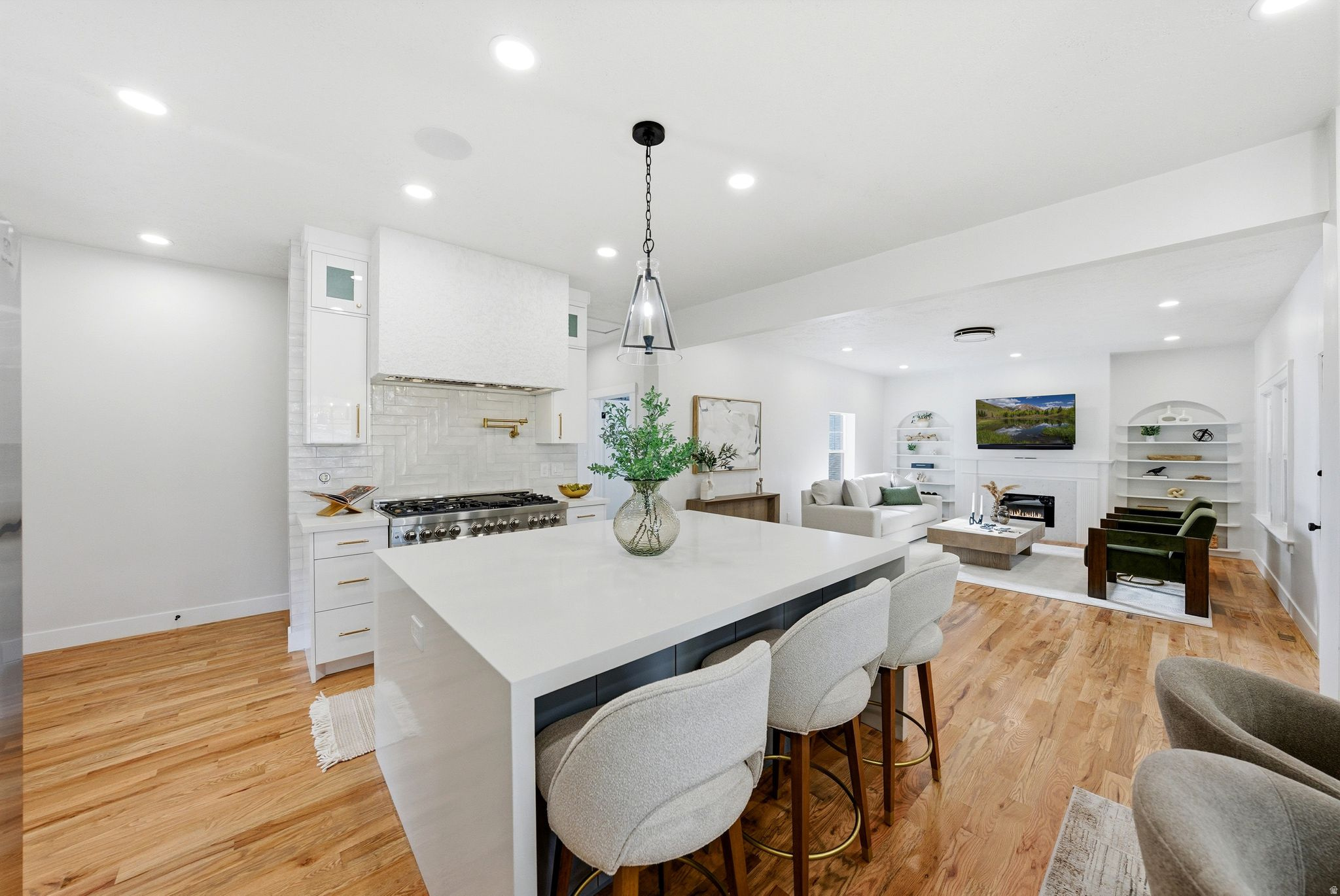 Salt Lake City, Utah, 84105, United States, 4 Bedrooms Bedrooms, ,2 BathroomsBathrooms,Residential,For Sale,2001722