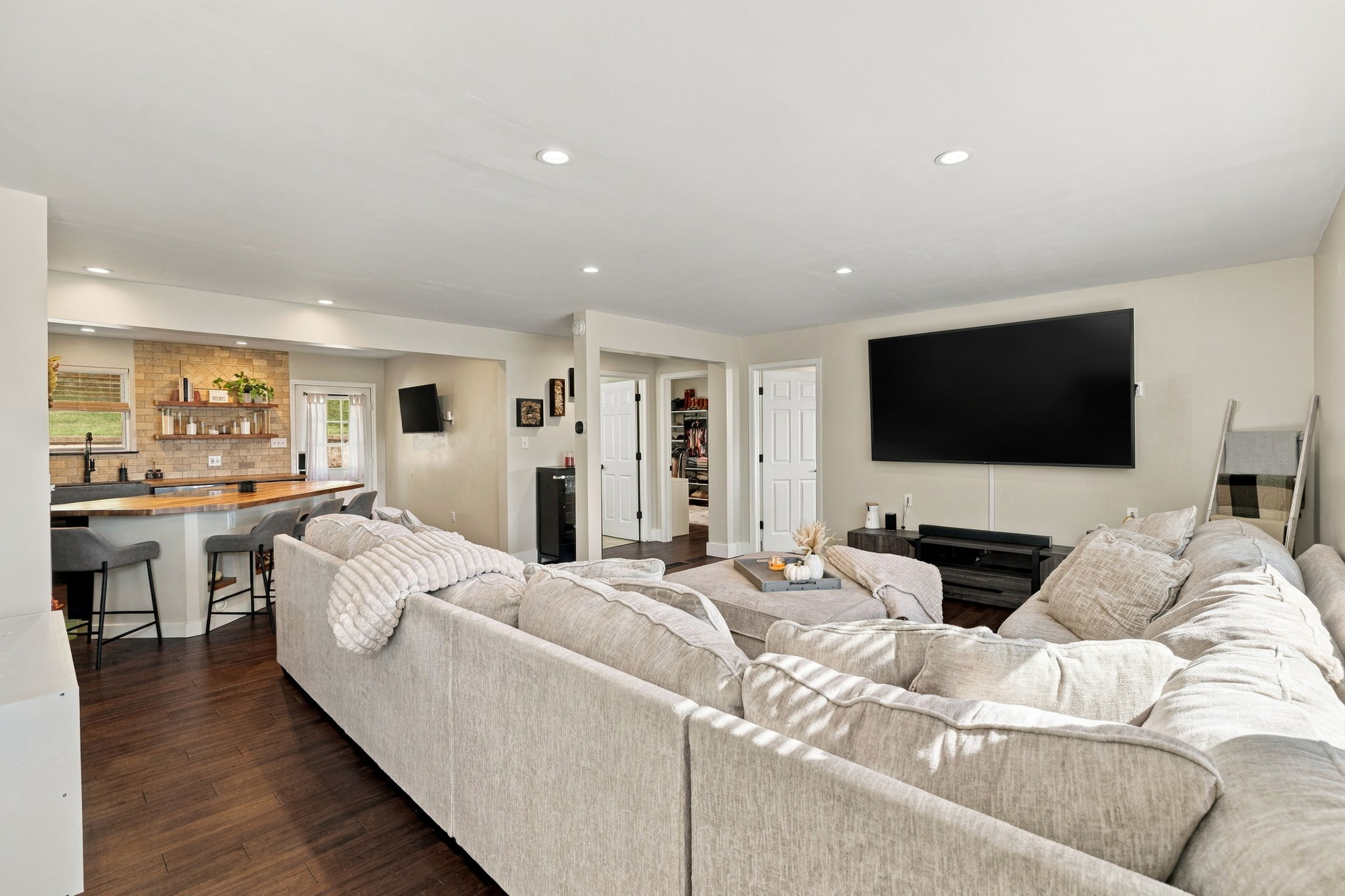  736 Darlington Street, Carnegie, PA 15106 - 物件實景