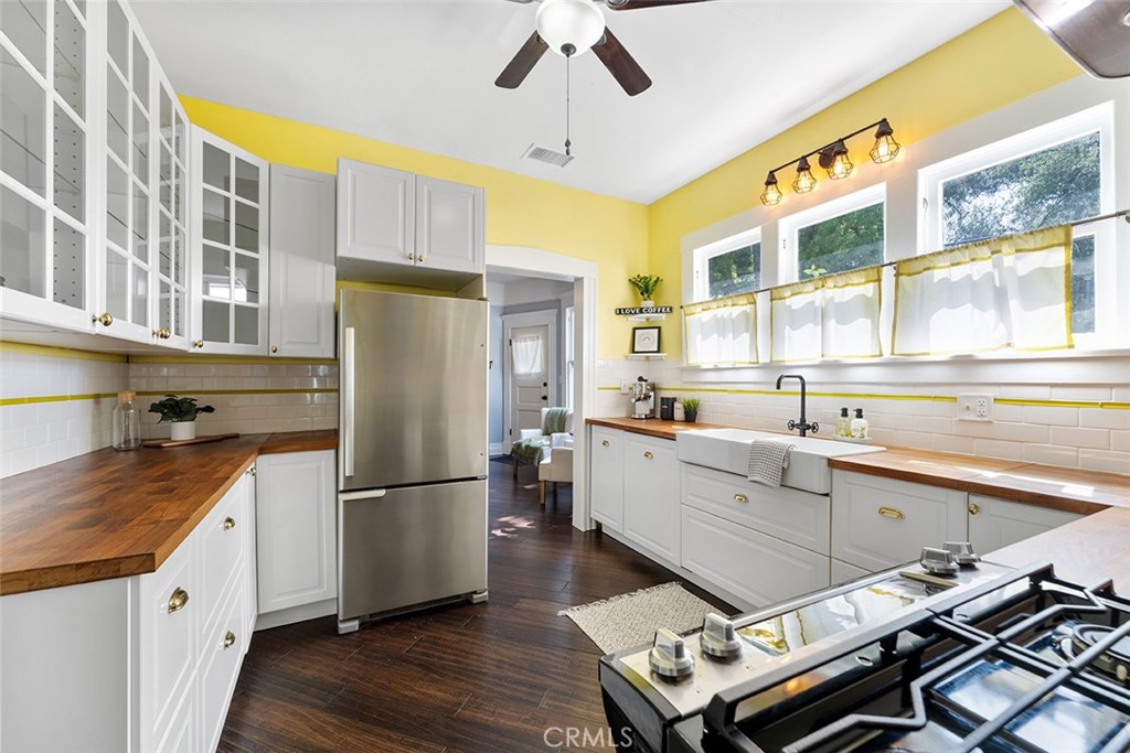 La Verne, California, 91750, United States, 3 Bedrooms Bedrooms, ,1 BathroomBathrooms,Residential,For Sale,1909183