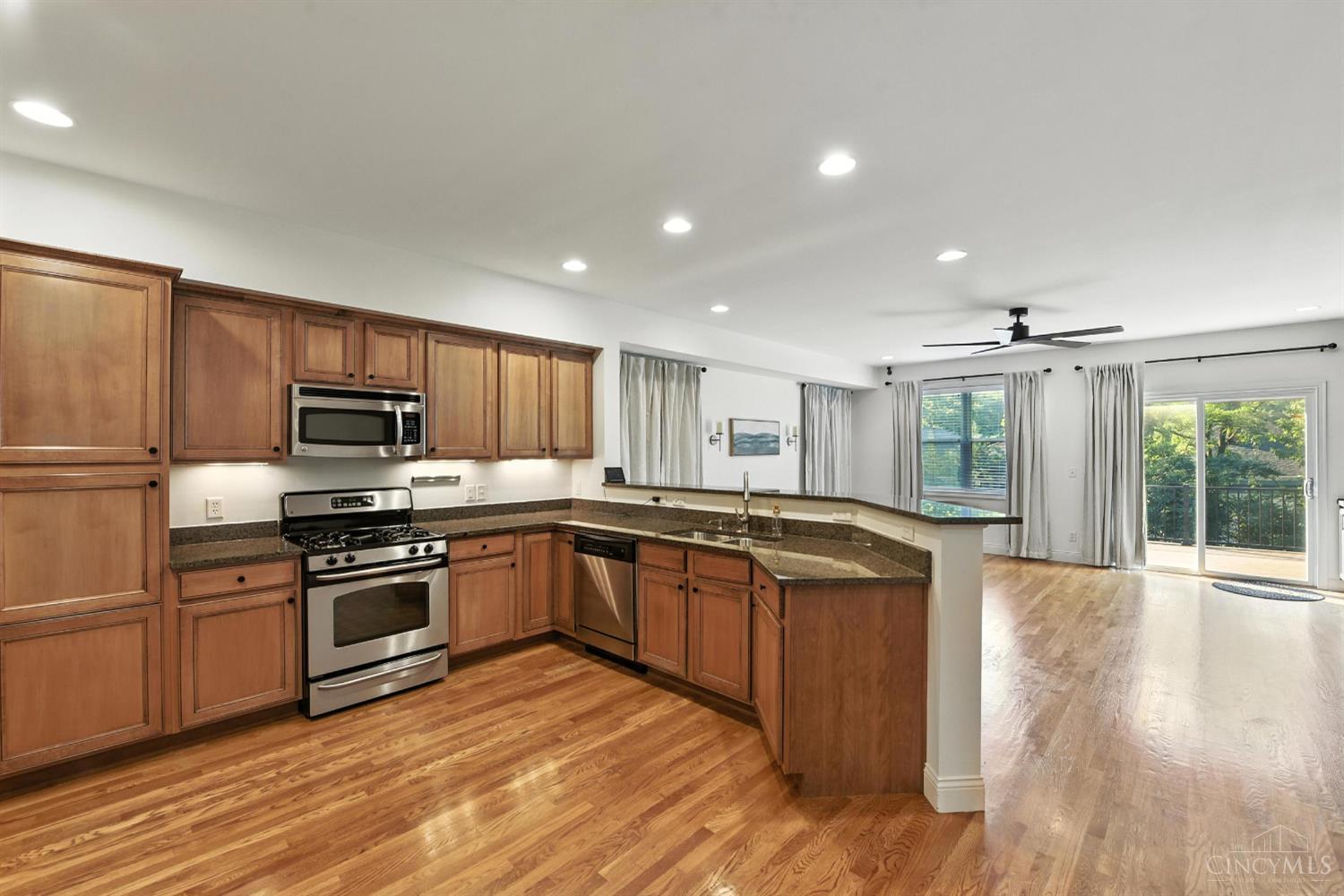 Cincinnati, Ohio, 45226, United States, 3 Bedrooms Bedrooms, ,4 BathroomsBathrooms,Residential,For Sale,1907461