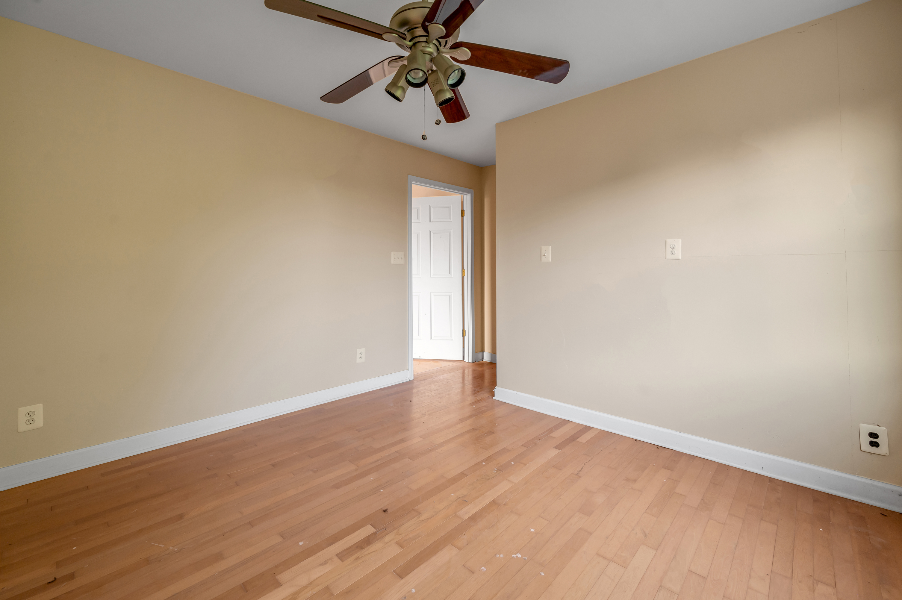  315 Whispering Brook Drive - 物件實景