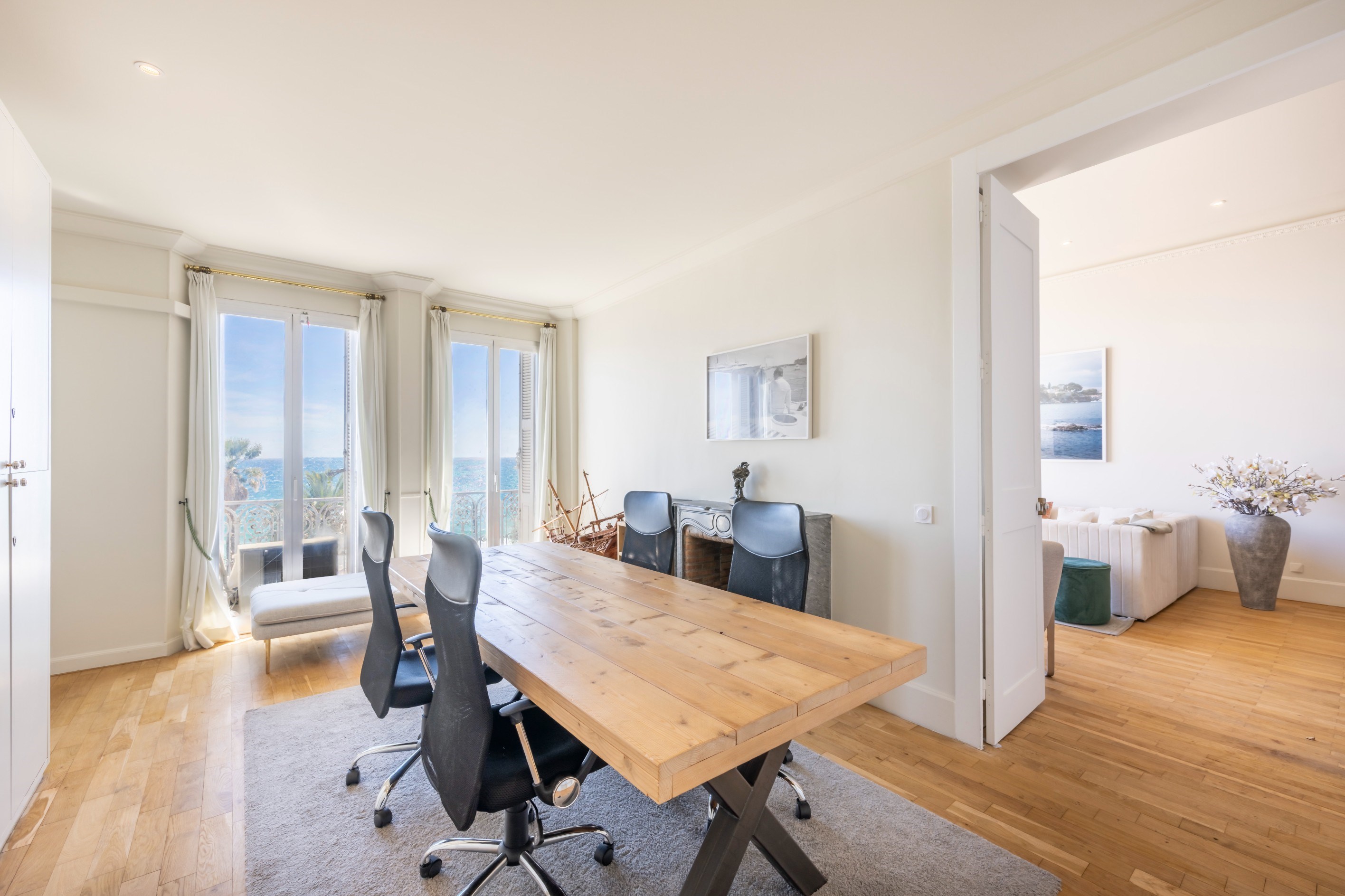  Cannes, An exceptional apartment with beautiful volumes facing the sea with pan… - 物件實景