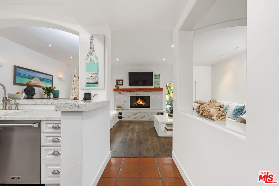 Malibu, California, 90265, United States, 3 Bedrooms Bedrooms, ,3 BathroomsBathrooms,Residential,For Sale,1807651