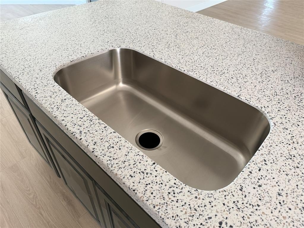 Altus, Oklahoma, 73521, United States, 4 Bedrooms Bedrooms, ,3 BathroomsBathrooms,Residential,For Sale,1980634