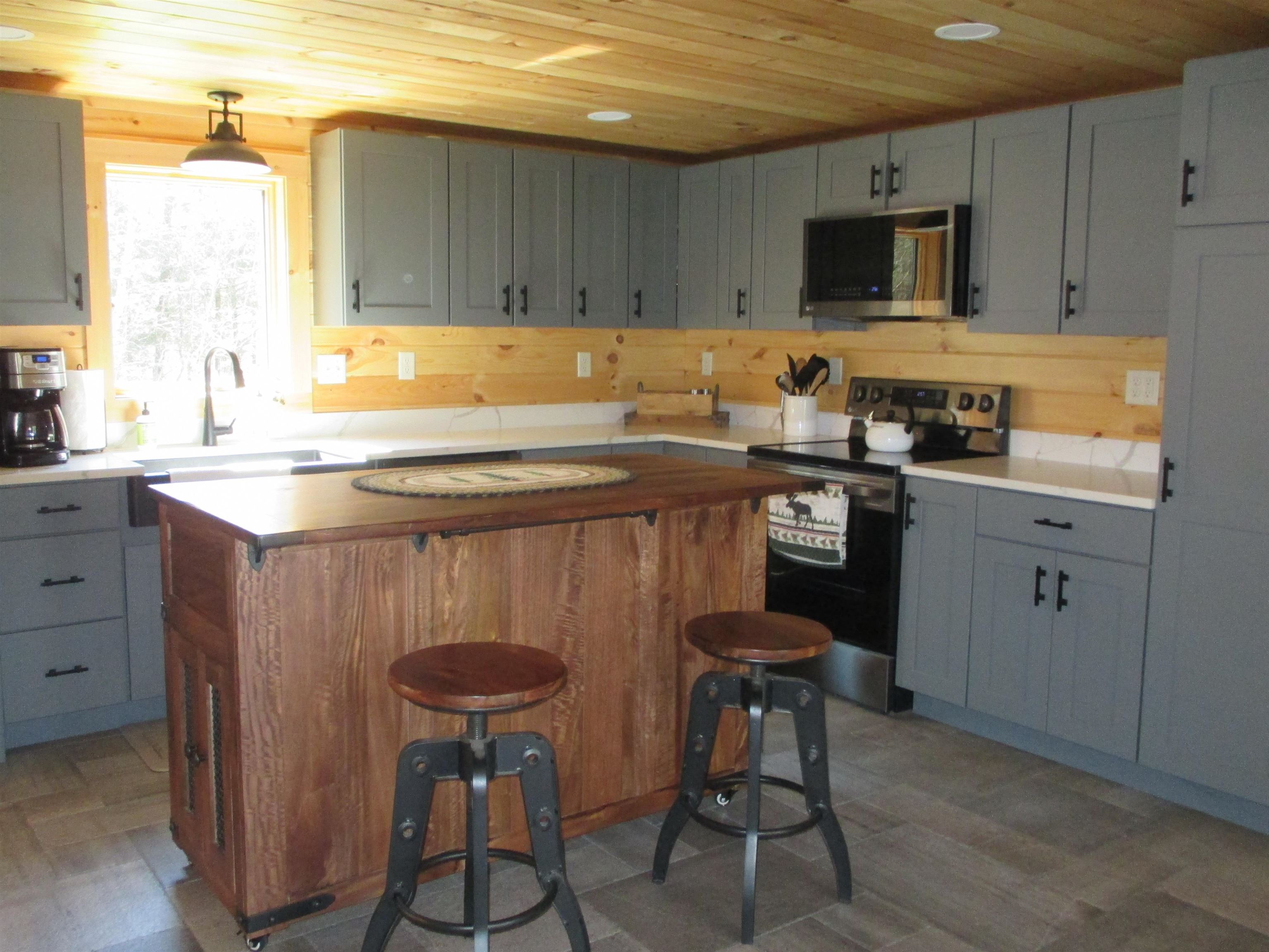 Littleton, New Hampshire, 03561, United States, 5 Bedrooms Bedrooms, ,2 BathroomsBathrooms,Residential,For Sale,1820898