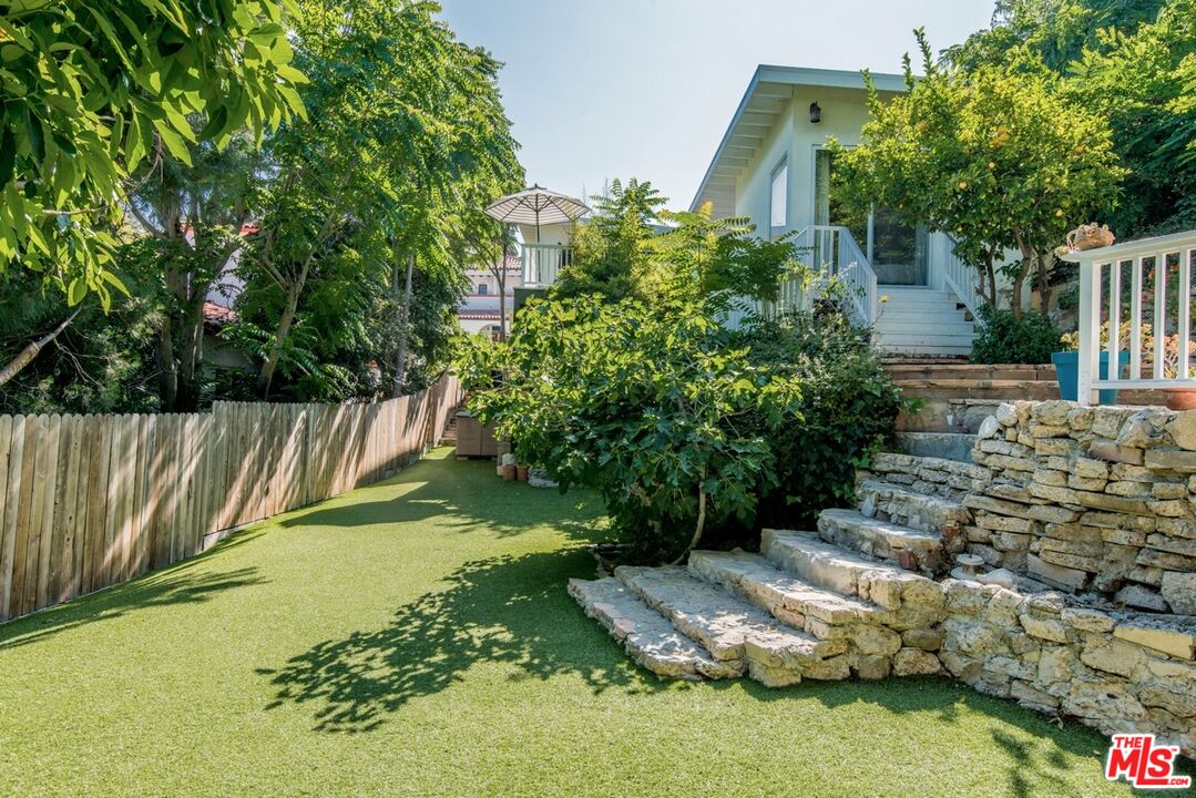 West Hollywood, California, 90069, United States, 3 Bedrooms Bedrooms, ,2 BathroomsBathrooms,Residential,For Sale,2002247