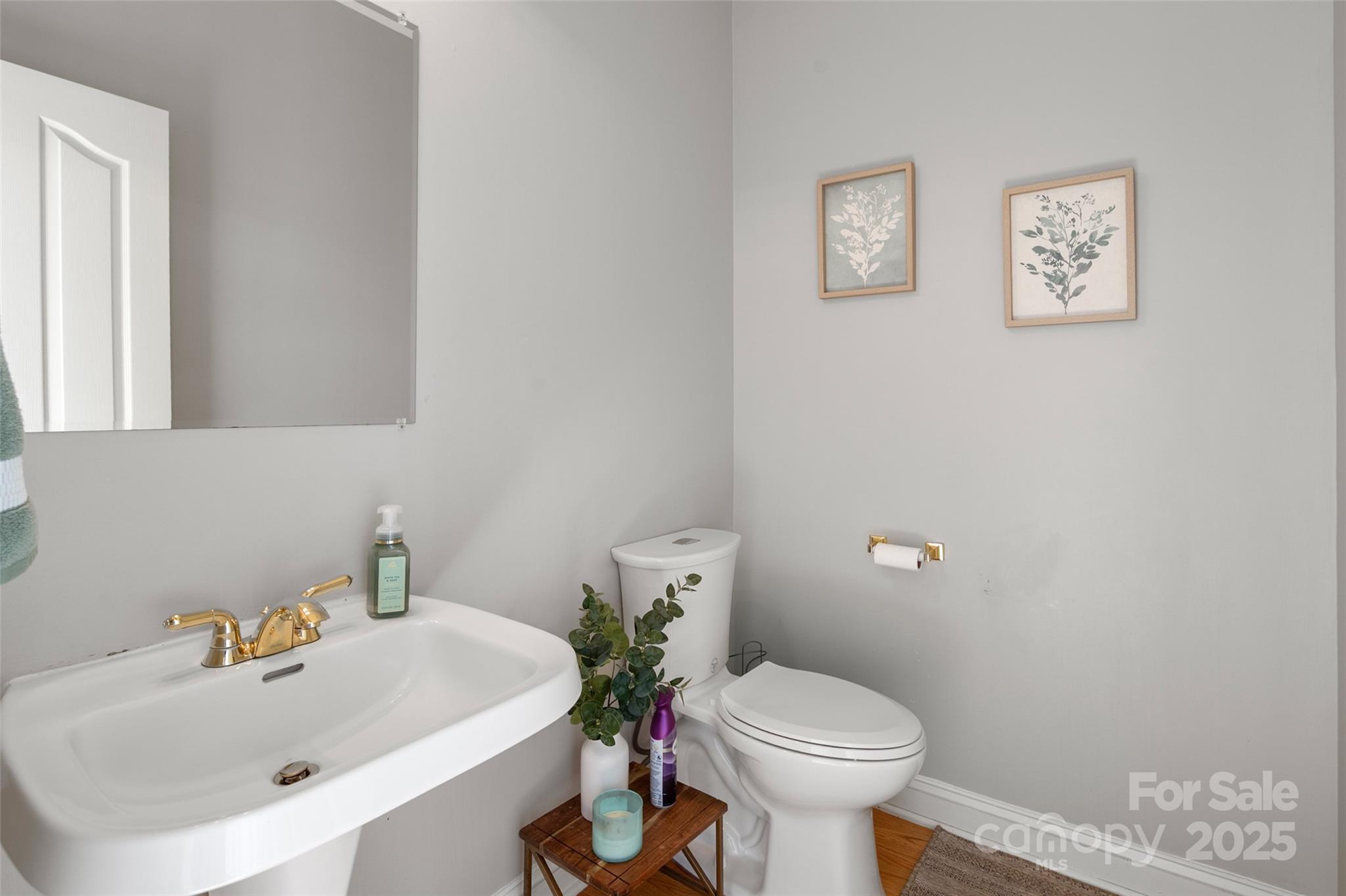 Matthews, North Carolina, 28104, United States, 4 Bedrooms Bedrooms, ,4 BathroomsBathrooms,Residential,For Sale,1989283