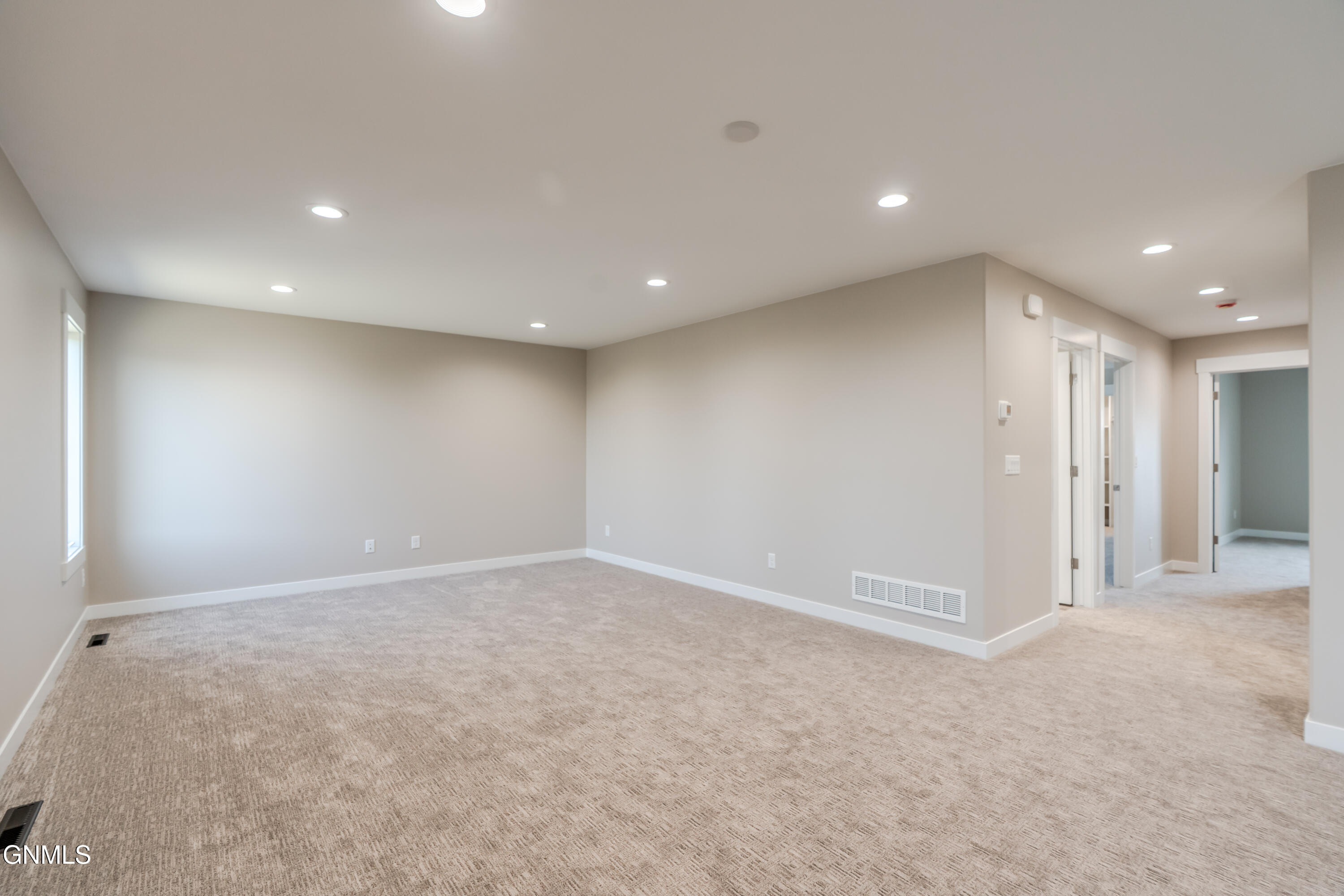 Bismarck, North Dakota, 58504, United States, 3 Bedrooms Bedrooms, ,3 BathroomsBathrooms,Residential,For Sale,2032650