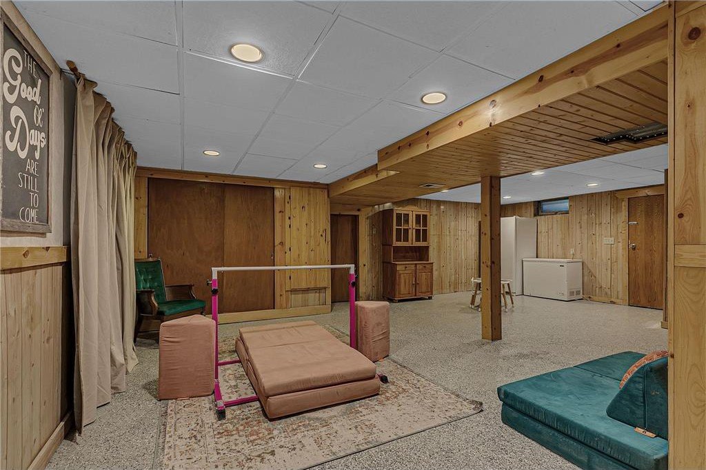 Holdingford, Minnesota, 56340, United States, 5 Bedrooms Bedrooms, ,2 BathroomsBathrooms,Residential,For Sale,1977131