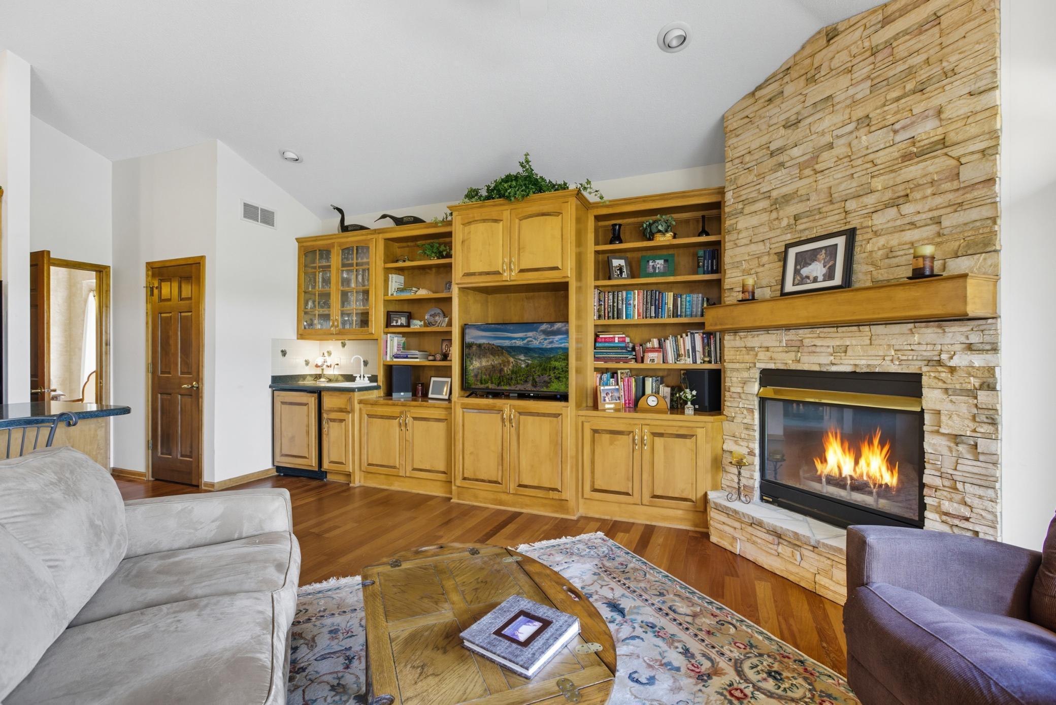 Plymouth, Minnesota, 55446, United States, 3 Bedrooms Bedrooms, ,2 BathroomsBathrooms,Residential,For Sale,1957891