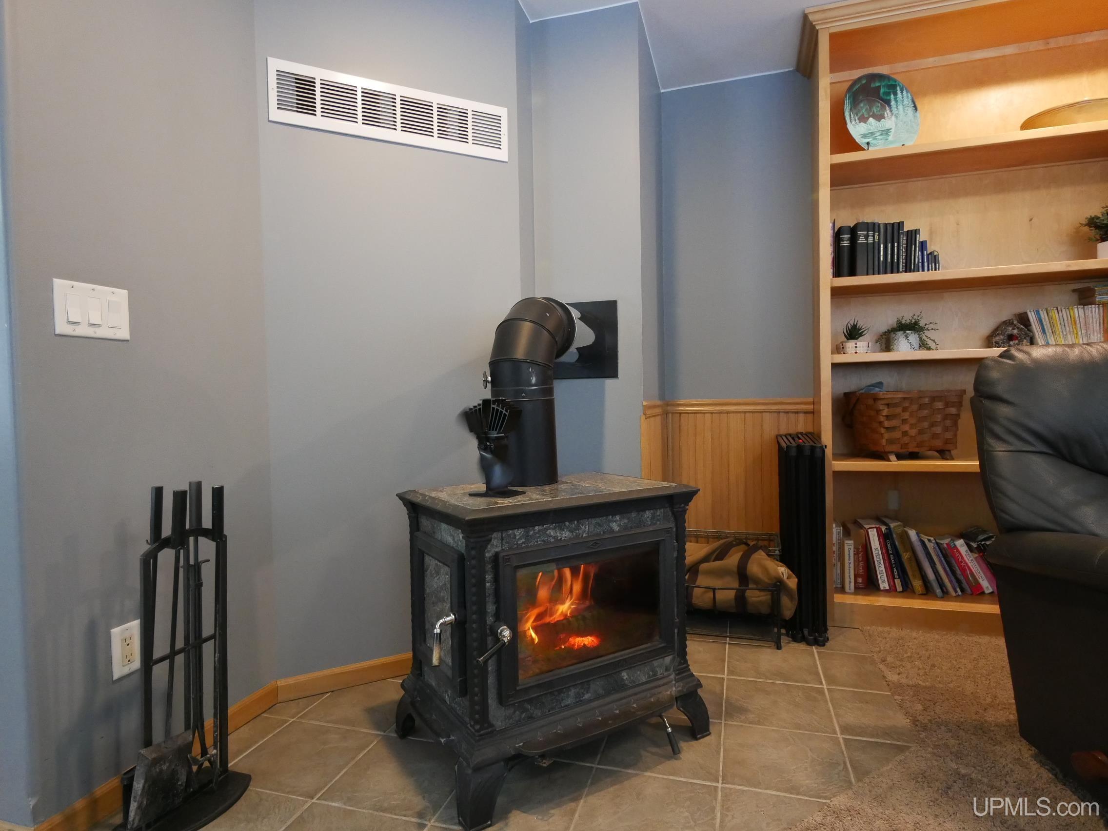 Houghton, Michigan, 49931, United States, 4 Bedrooms Bedrooms, ,3 BathroomsBathrooms,Residential,For Sale,1924380