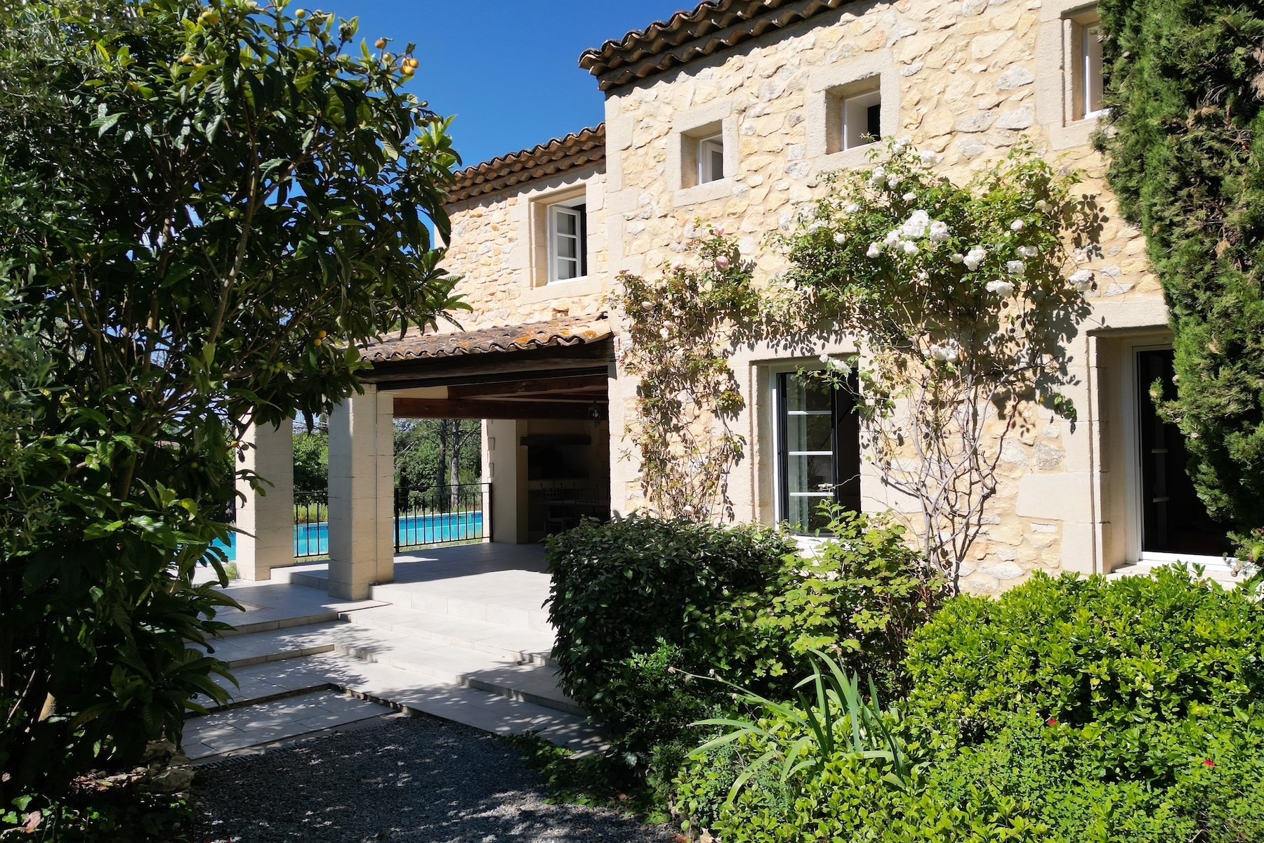  Character farmhouse near Uzès with swimming pool, landscaped garden and beautif… - 物件實景