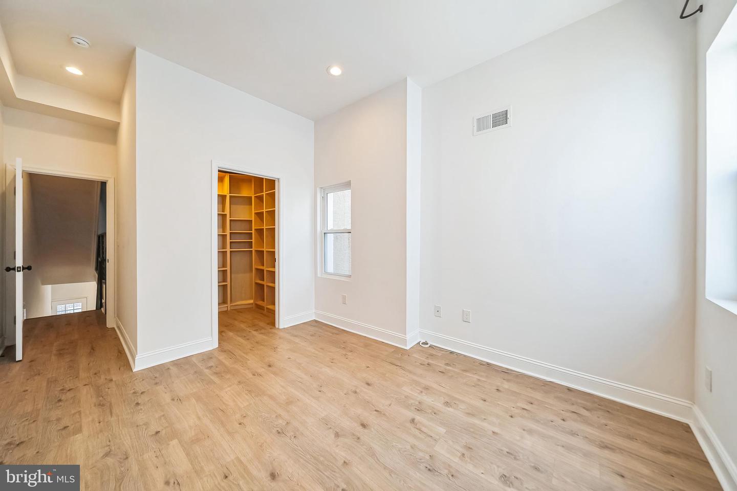 Philadelphia, Pennsylvania, 19130, United States, 4 Bedrooms Bedrooms, ,3 BathroomsBathrooms,Residential,For Sale,1949976