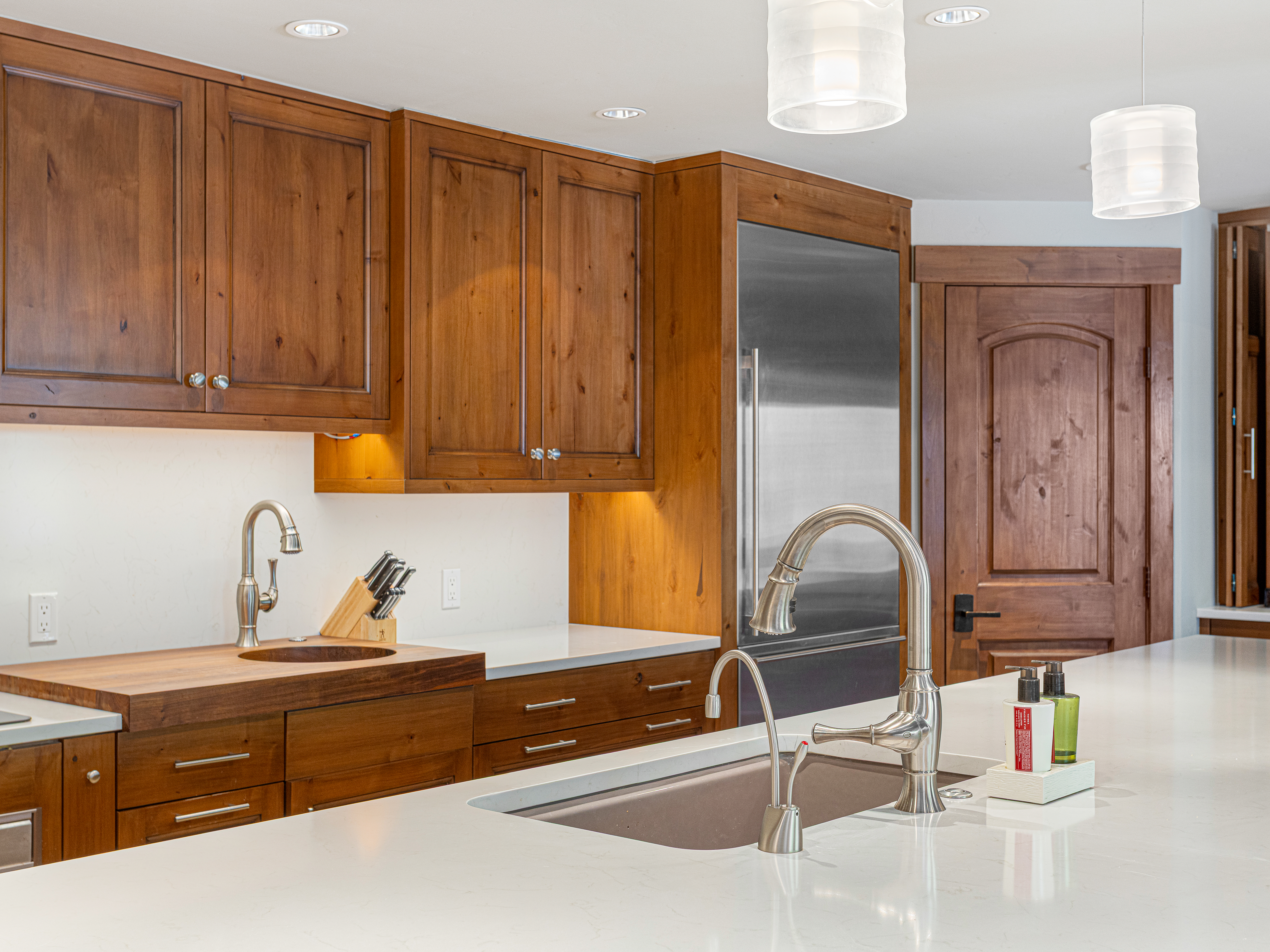  Exceptionally Spacious Mountain Retreat With a Ski-In, Ski-Out Location - 物件實景