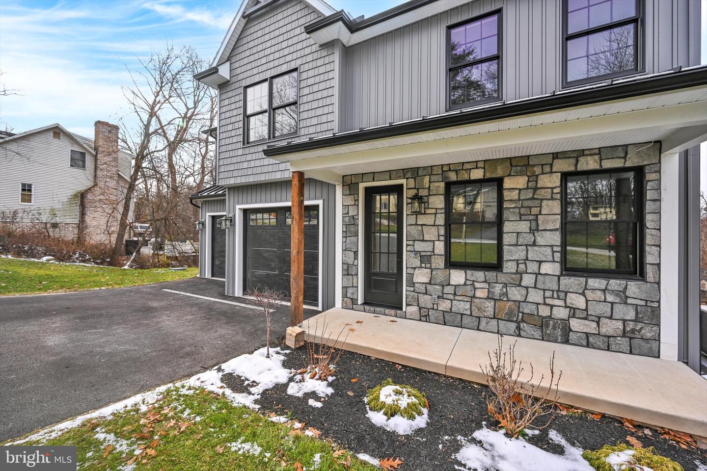 NEW CUMBERLAND, Pennsylvania, 17070, United States, 4 Bedrooms Bedrooms, ,4 BathroomsBathrooms,Residential,For Sale,2005411