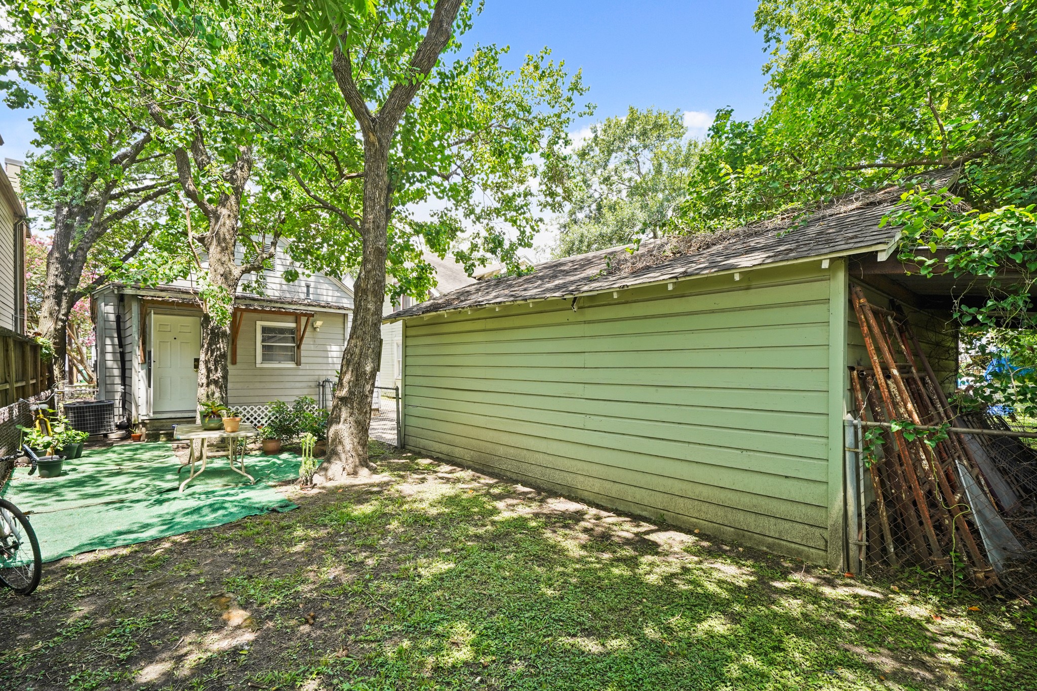 Houston, Texas, 77008, United States, 2 Bedrooms Bedrooms, ,1 BathroomBathrooms,Residential,For Sale,1868340