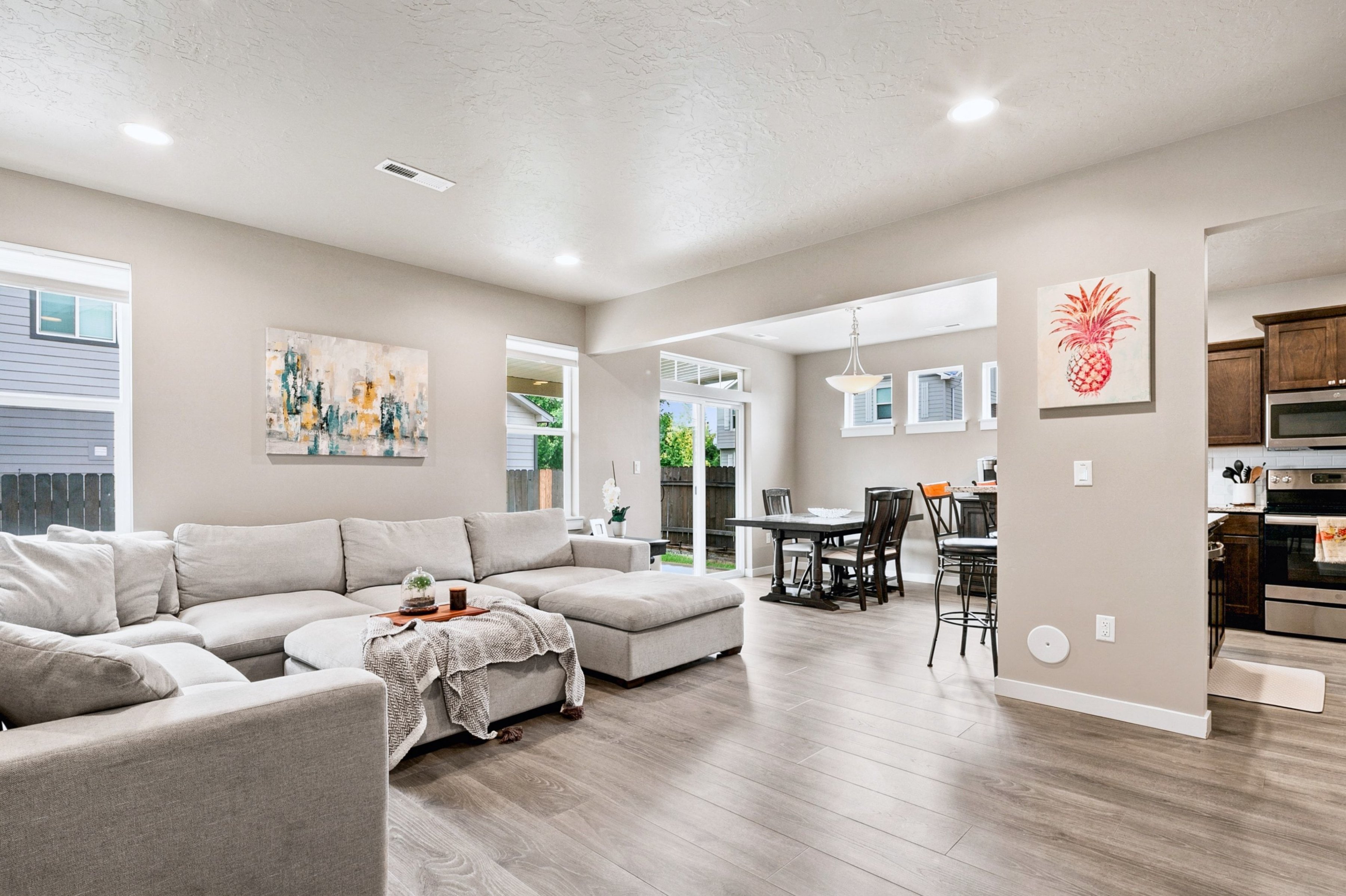  Modern Craftsman Offering Main-Level Primary & RV Parking - 物件實景